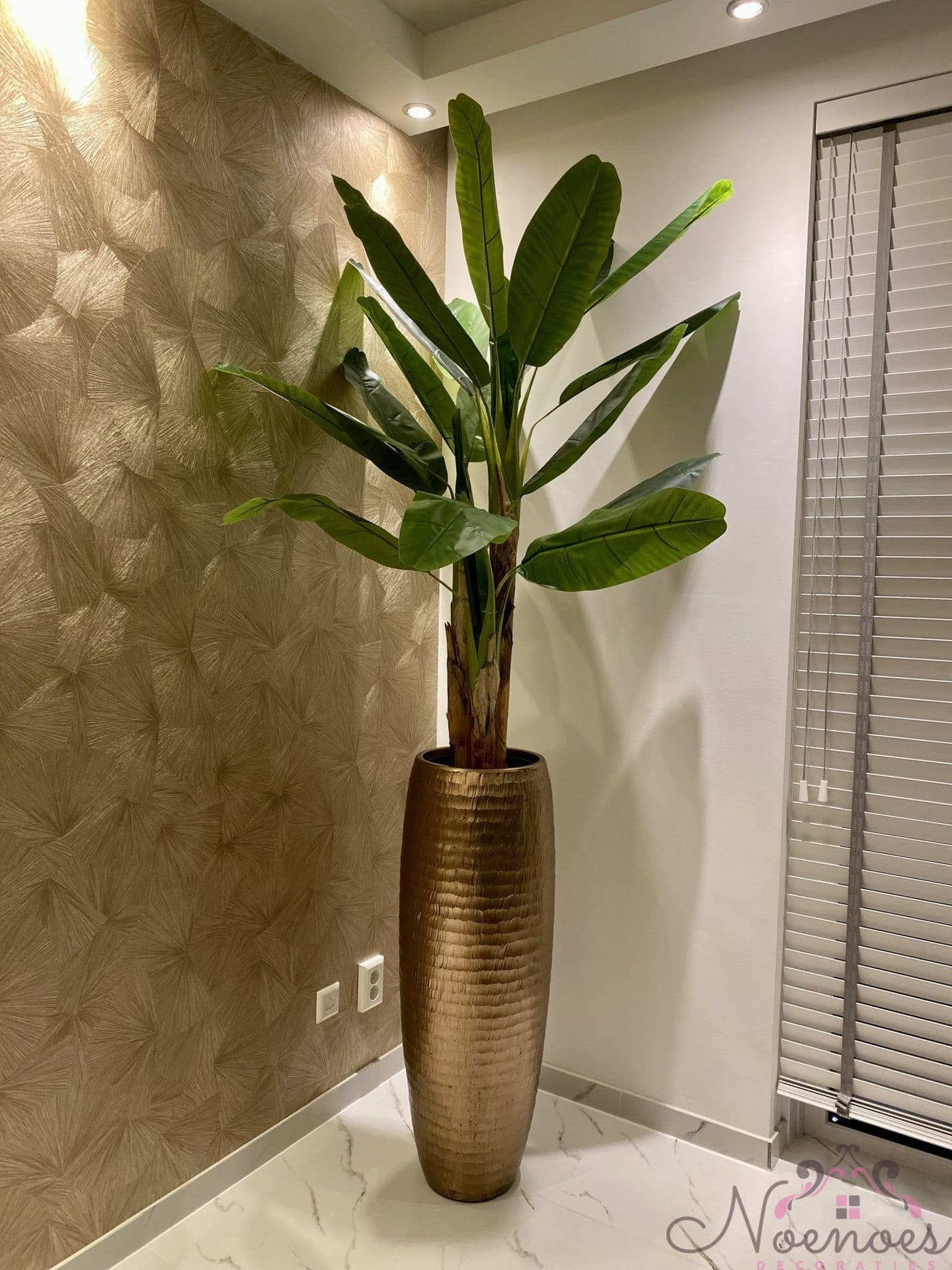 Vaas gold 97 cm met bananenblad kunstplant 210 cm totaalhoogte