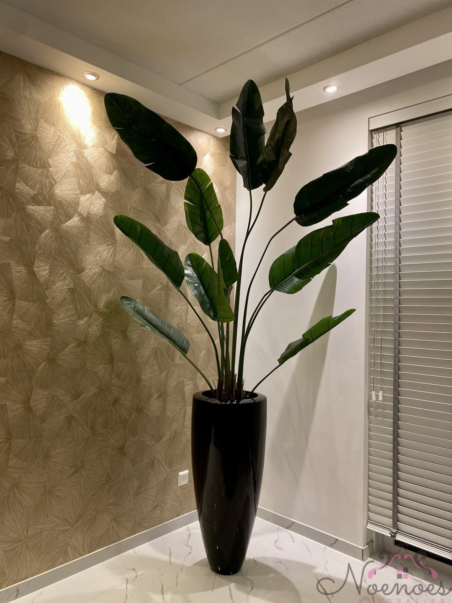 Black Mamba vaas met traveller palm kunstplant 230-240 cm