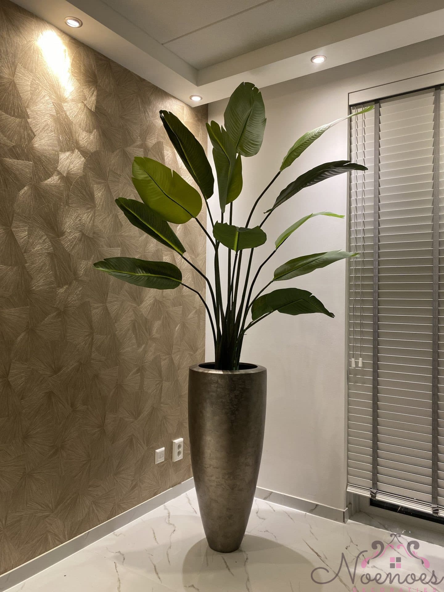 Strelitzia palm kunstplant in metallic champagne vaas 225-235 cm