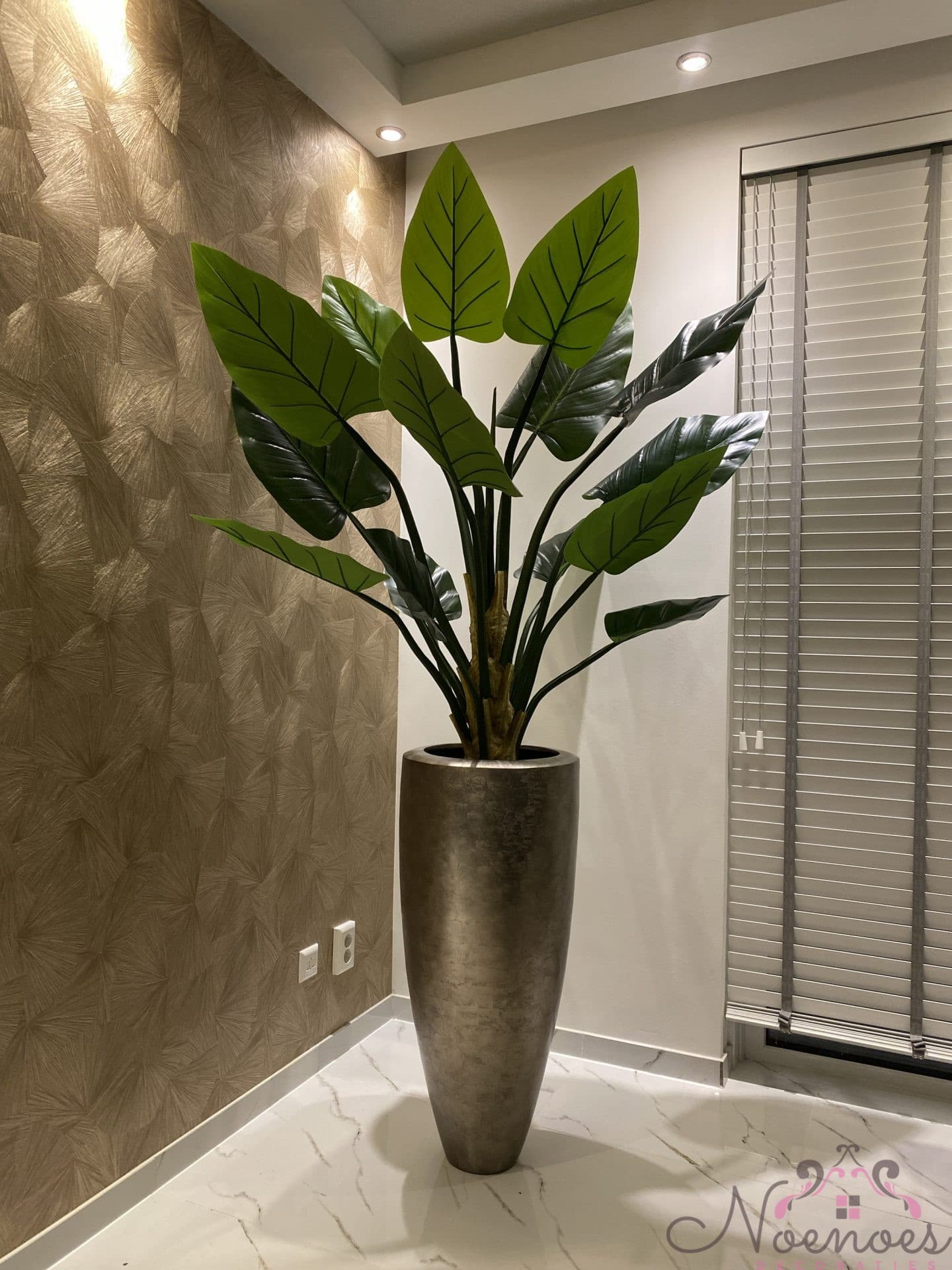Kunstplant palm in metallic champagne vaas 215-220 cm totaalhoogte