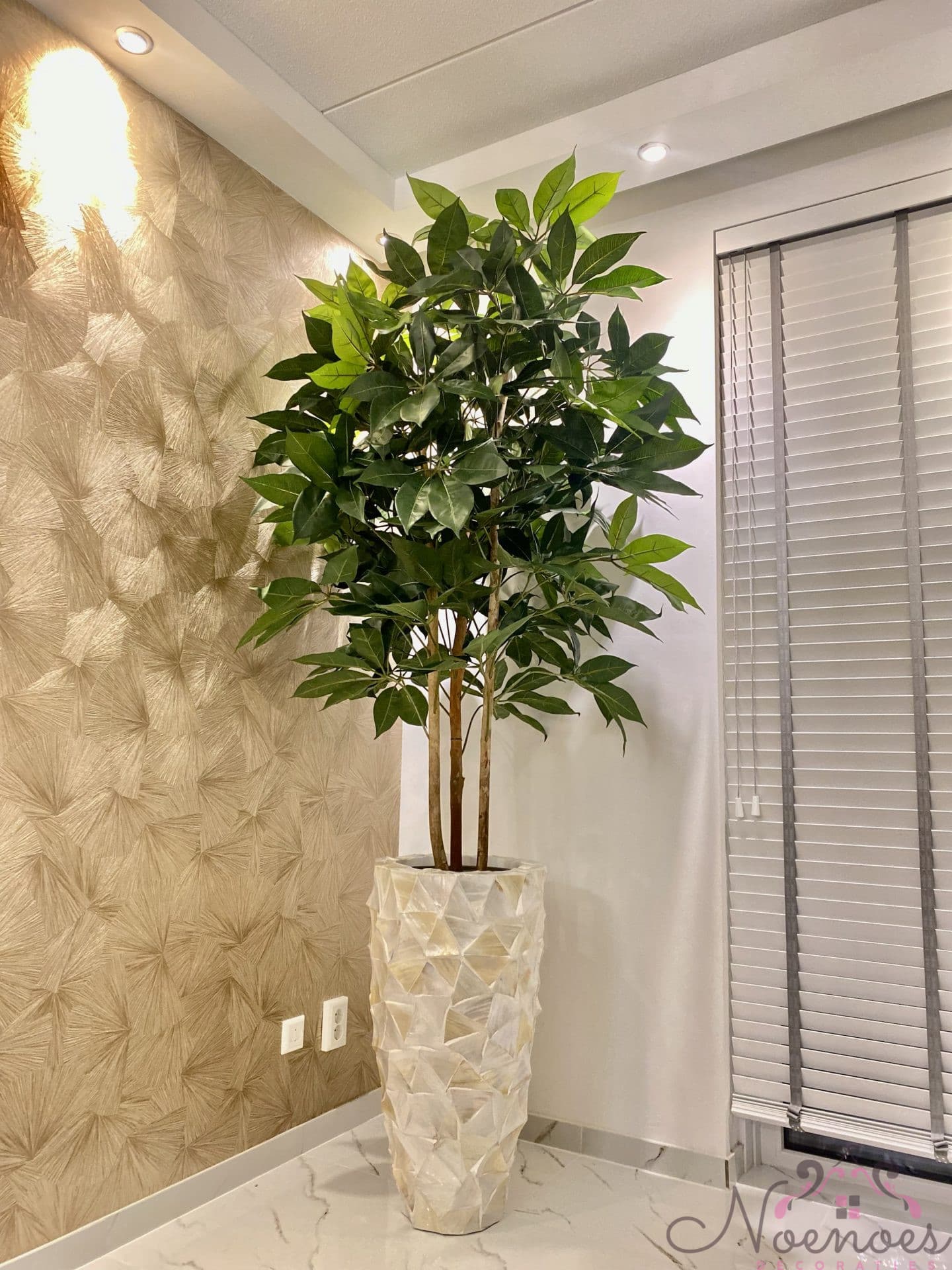 Schelpenvaas Mother of Pearl 77 cm met XXL kunstplant 220 cm