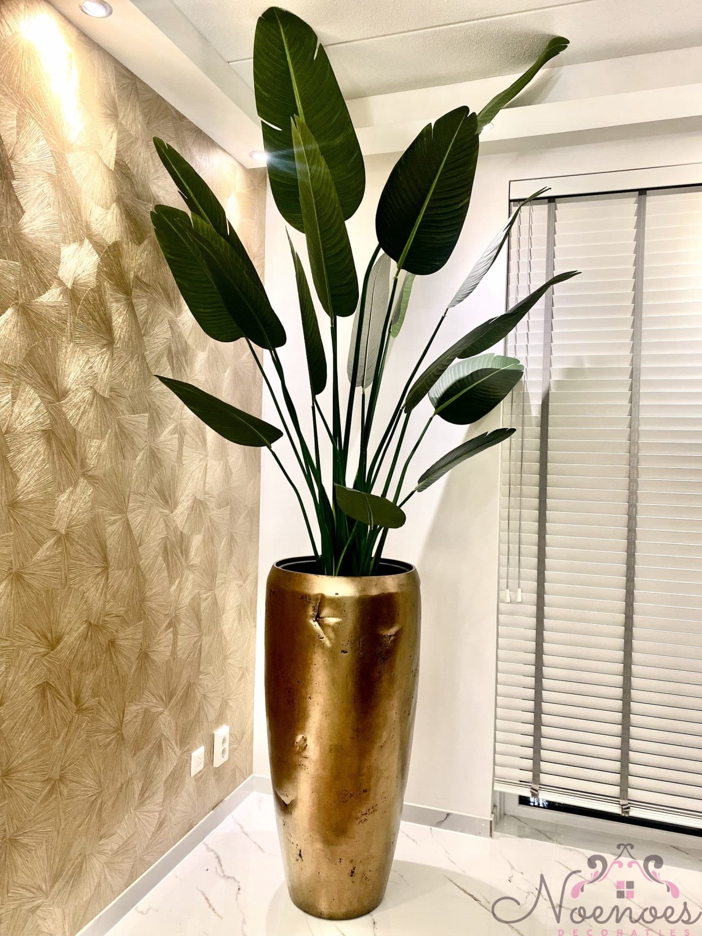Vaas krater goud met strelitzia XXL kunstplant, 50×105 cm