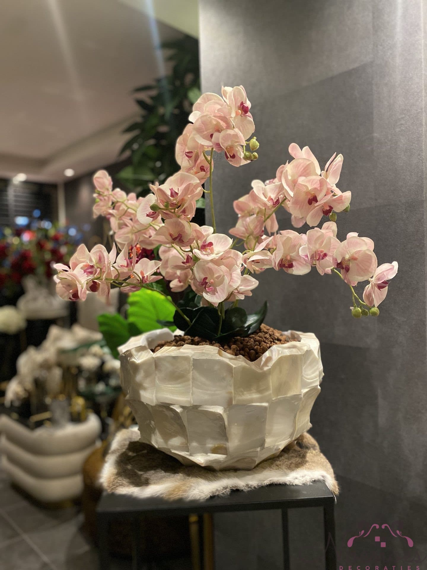 Mother of pearl bowl met orchideeën 40 cm diameter