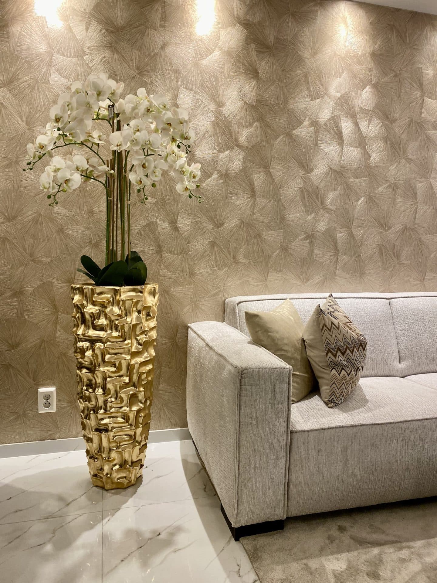 Vaas Malaga goud opgemaakte orchideeën 8 takken kunstplant