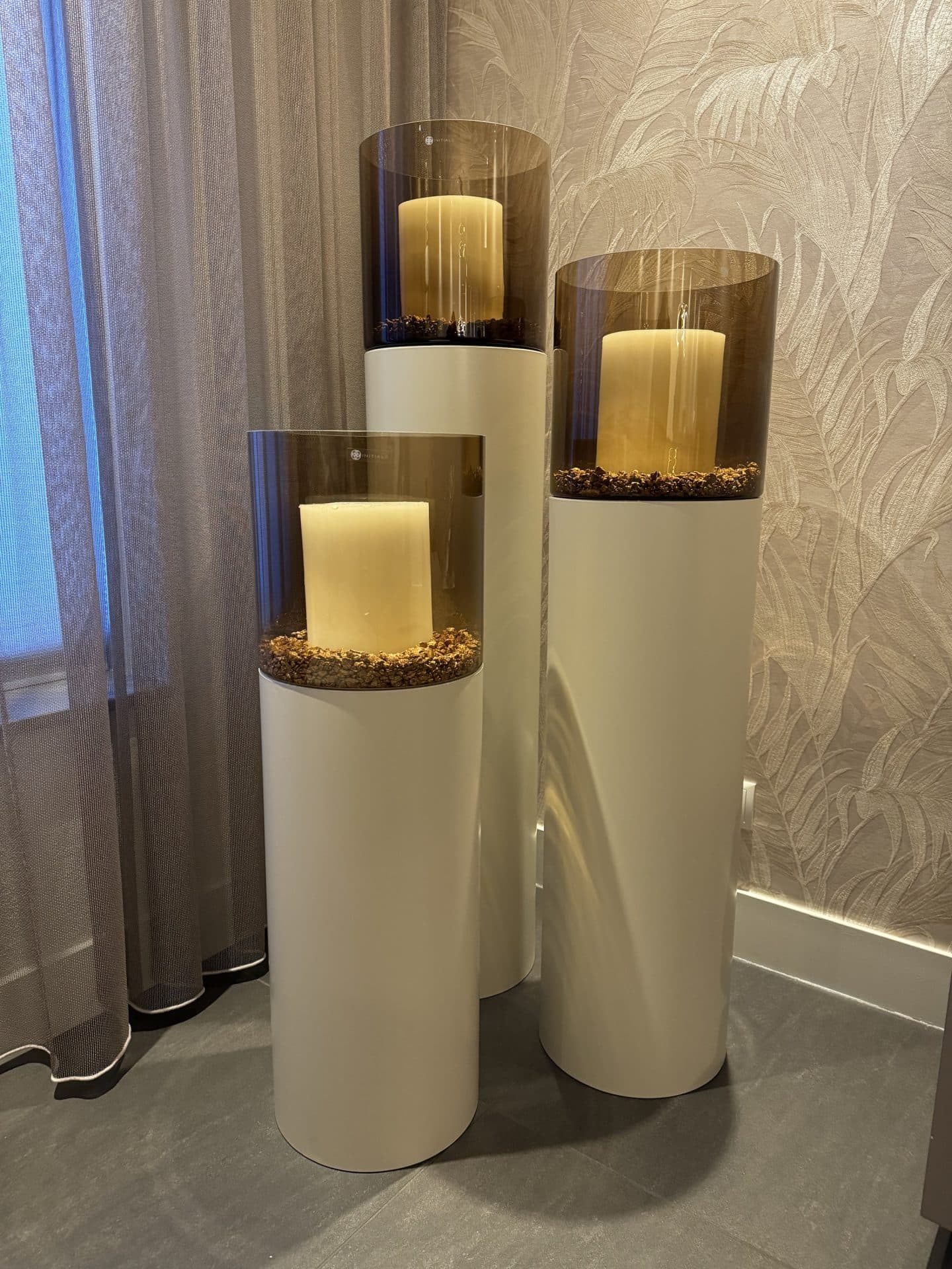 Kaarshouders set van 3 ivory pilaren met rookglas H90-H130 cm