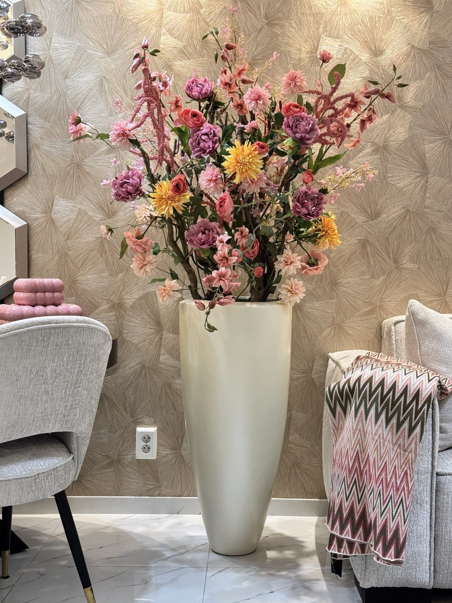 Vaas ivory metallic opgemaakte flowerboom soft pastel 190 cm