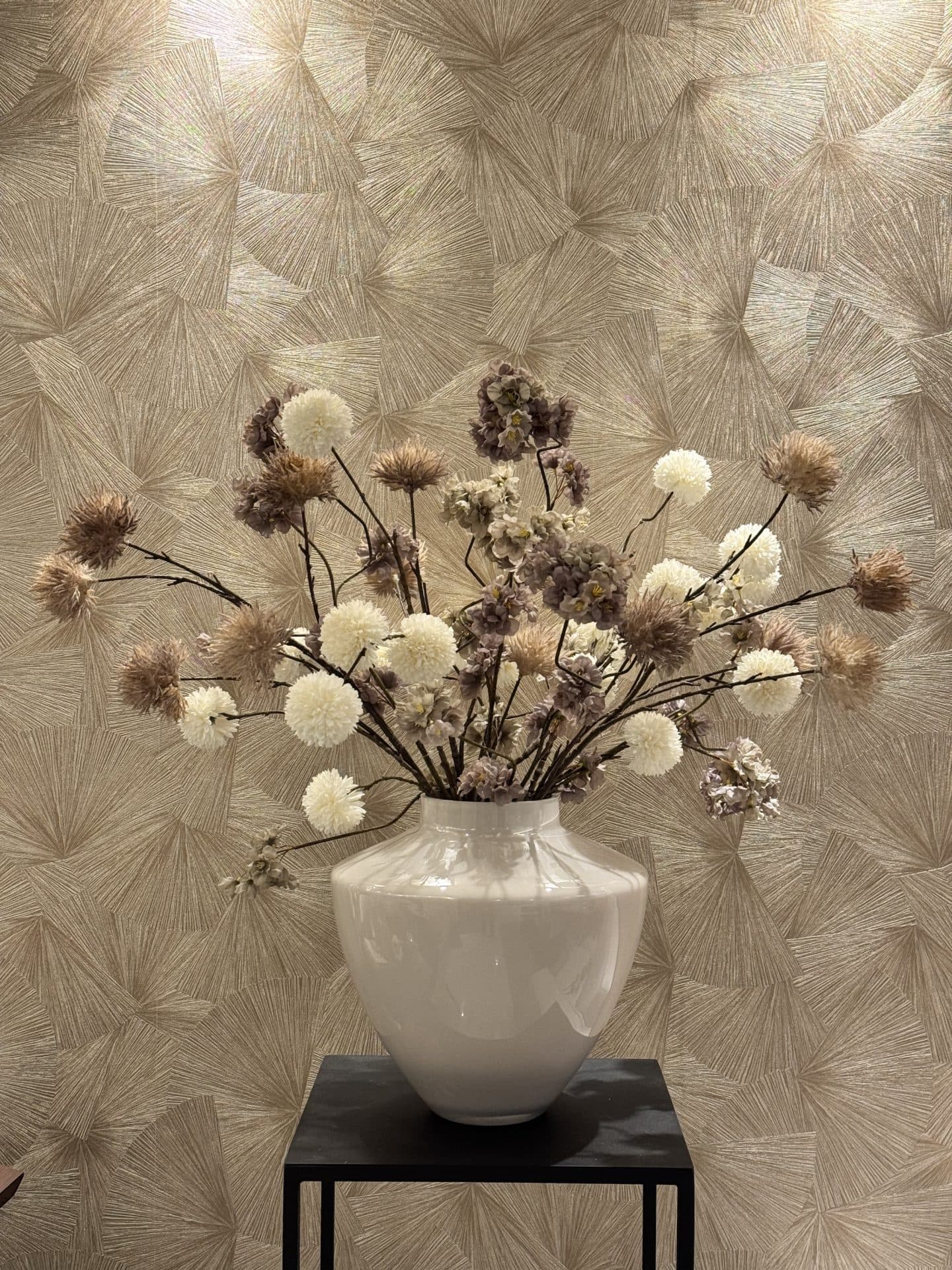 Vaas ivory glans opgemaakt met zijdebloemen natural XL
