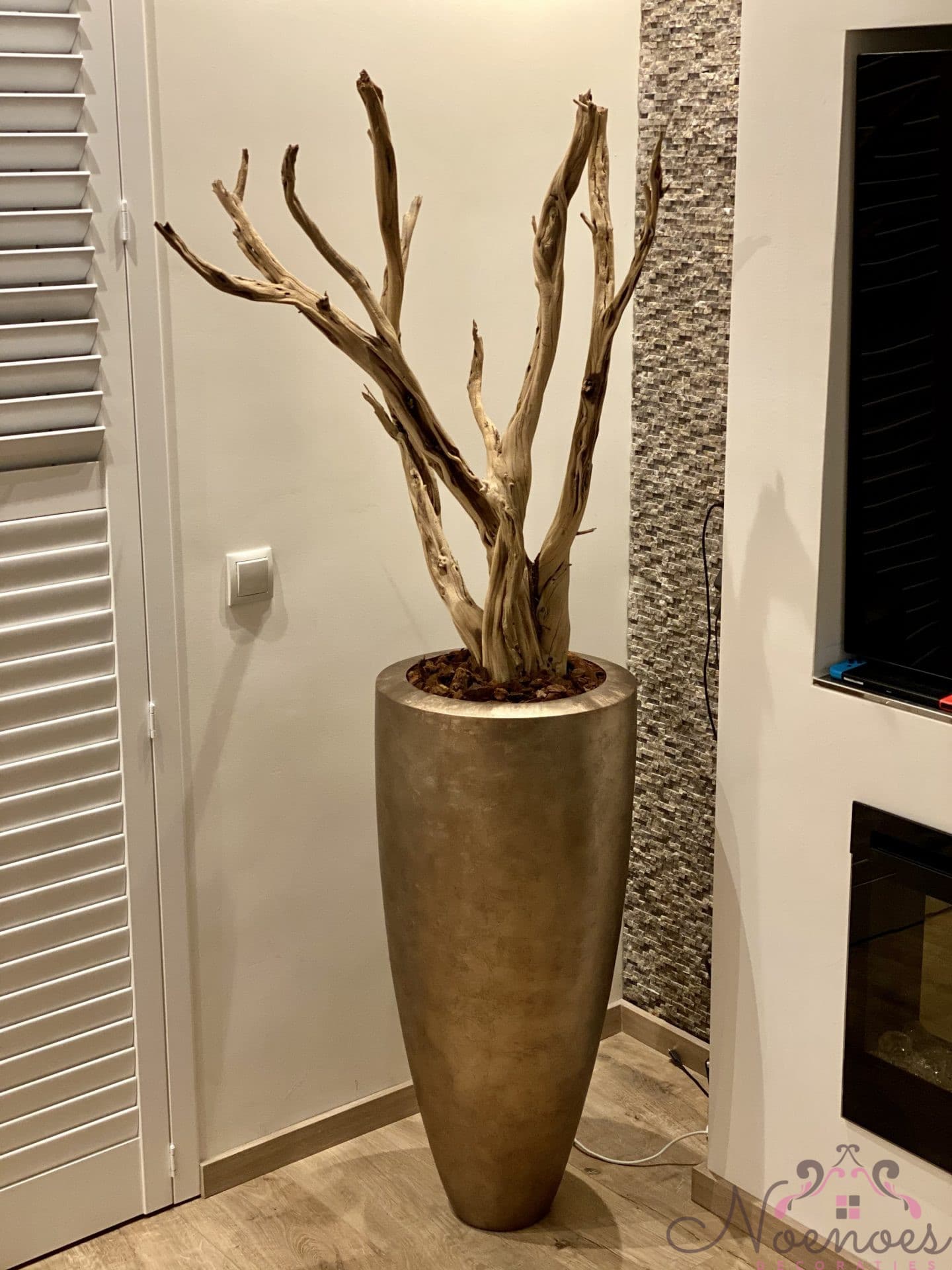 Bladzilver vaas goud 90 cm opgemaakt met ghostwood takken