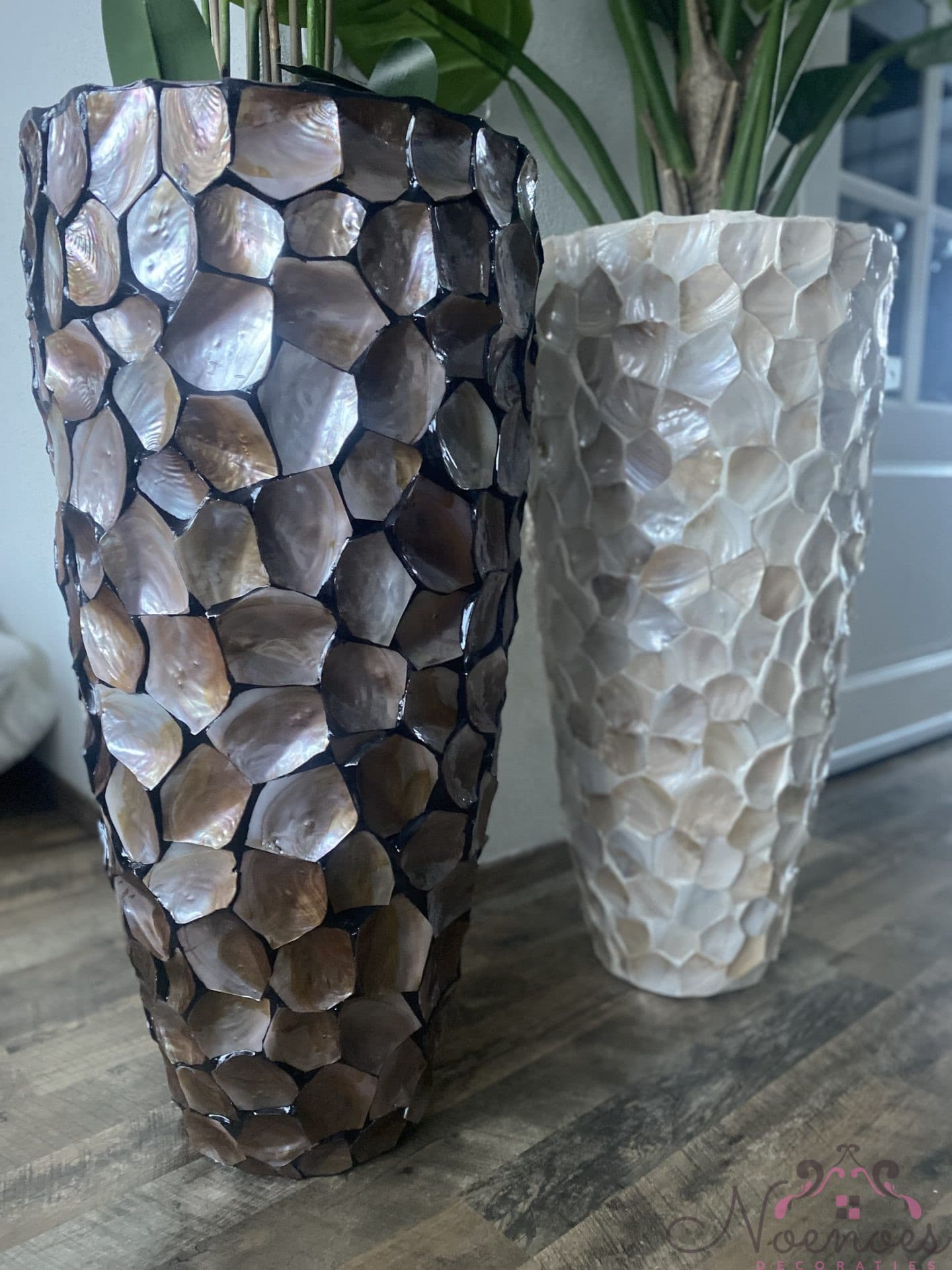 Schelpenvaas mother of pearl 43x90 cm - crème of bruin