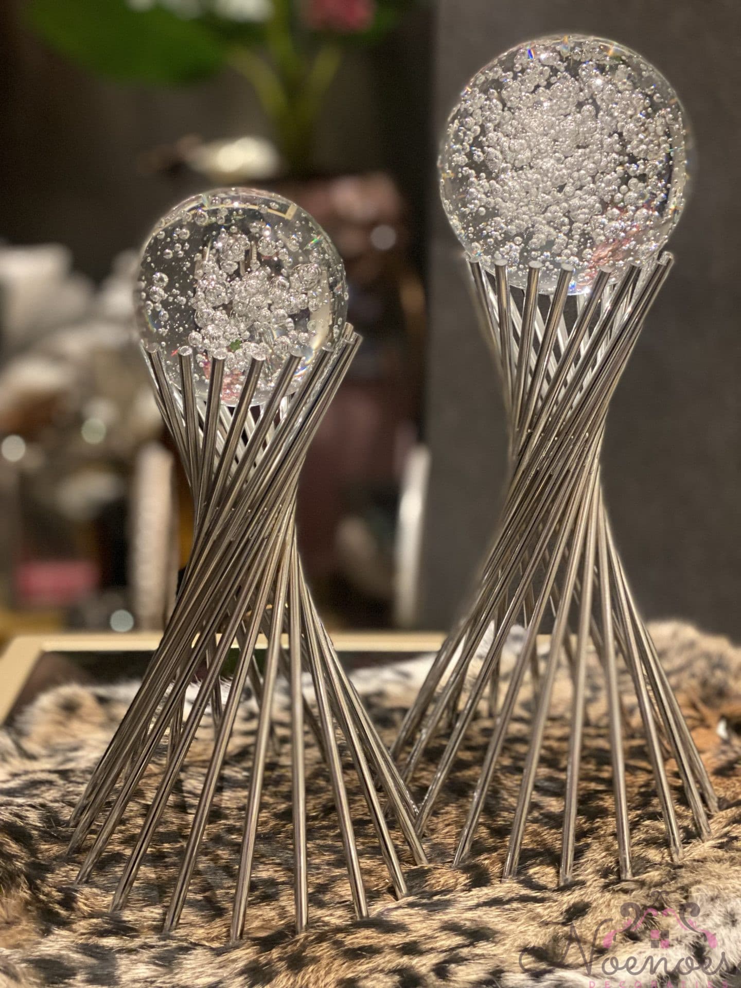 Kristallen ballen op metalen houder zilver set van 2