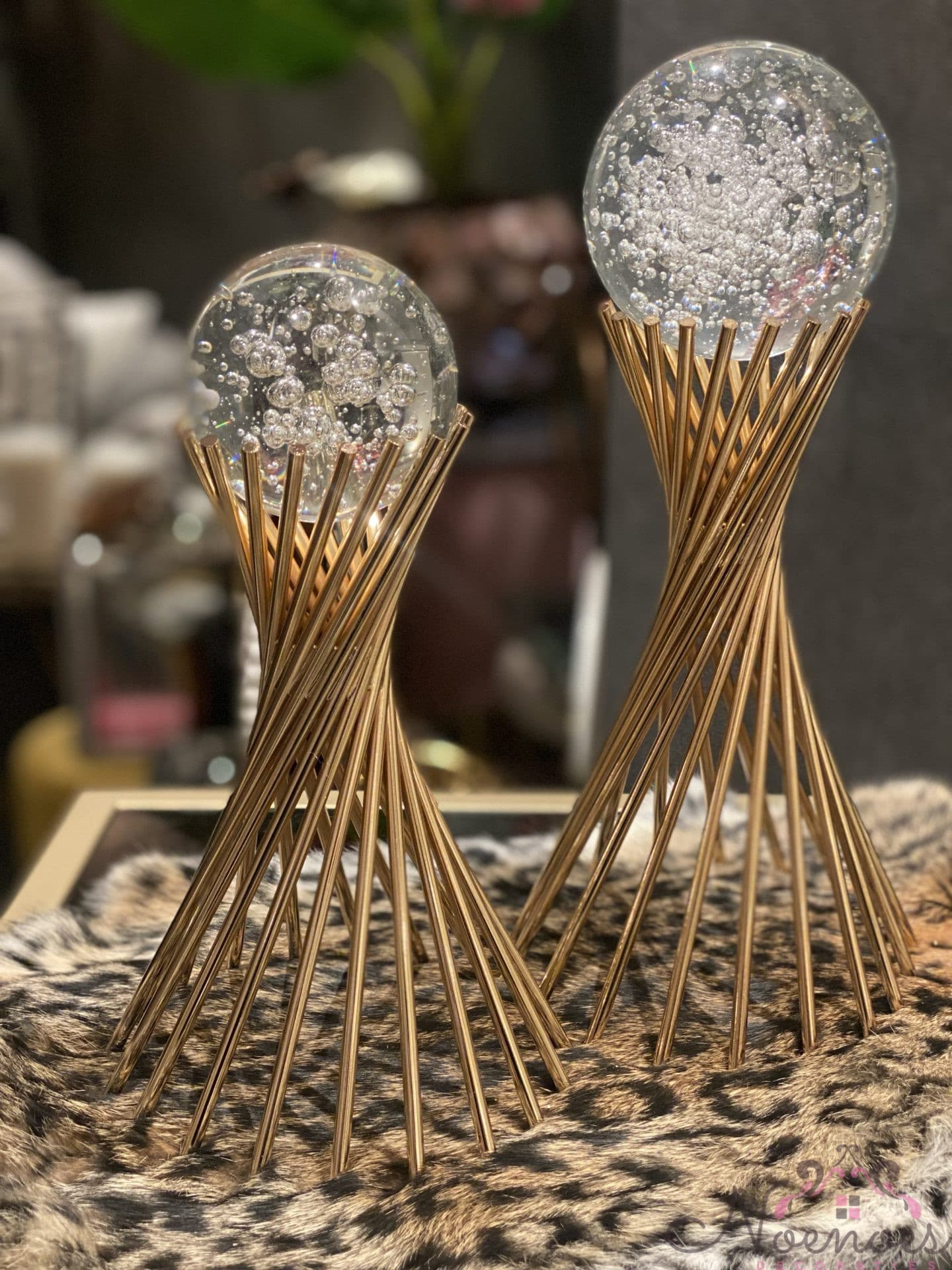 Kristallen ballen op gouden houder set van 2 (H27-H32 cm)