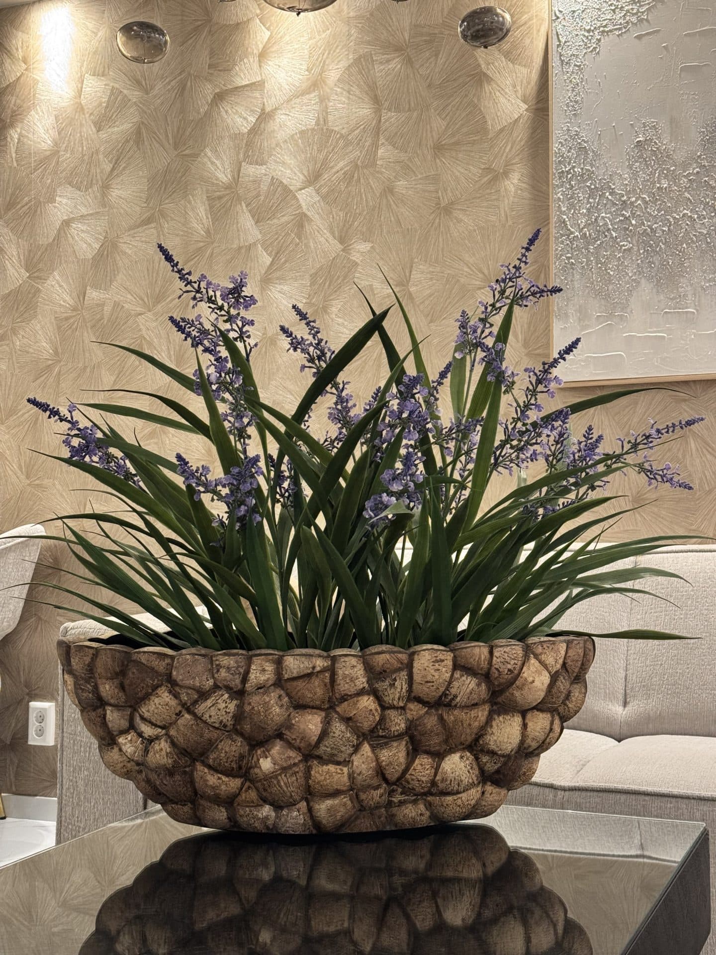 Kokosnoot vaas ovaal XL opgemaakt met lavendel 76 cm