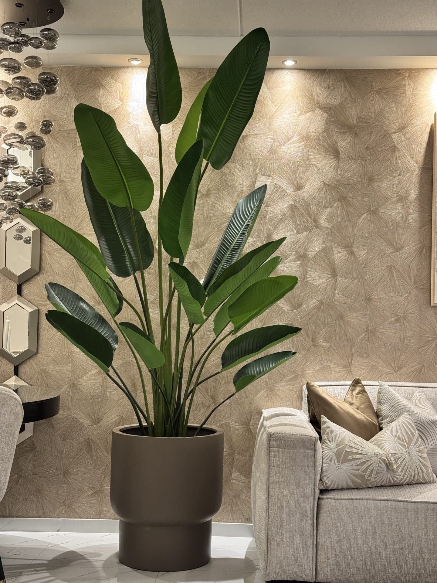 Strelitzia XXL kunstplant in taupe pot, totaalhoogte 250-265 cm