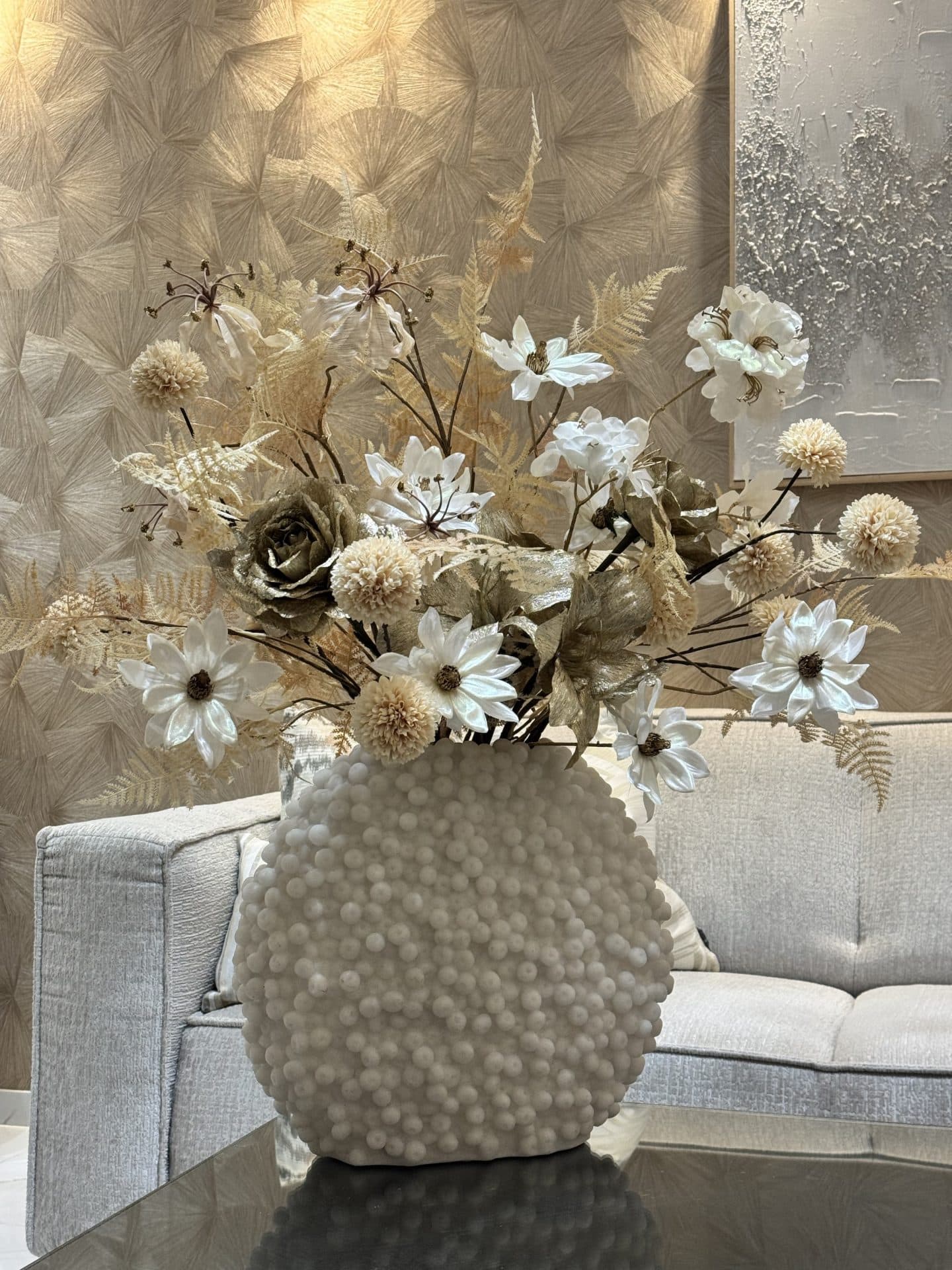 Vaas bubble ivory opgemaakt met zijdebloemen boeket 96 cm