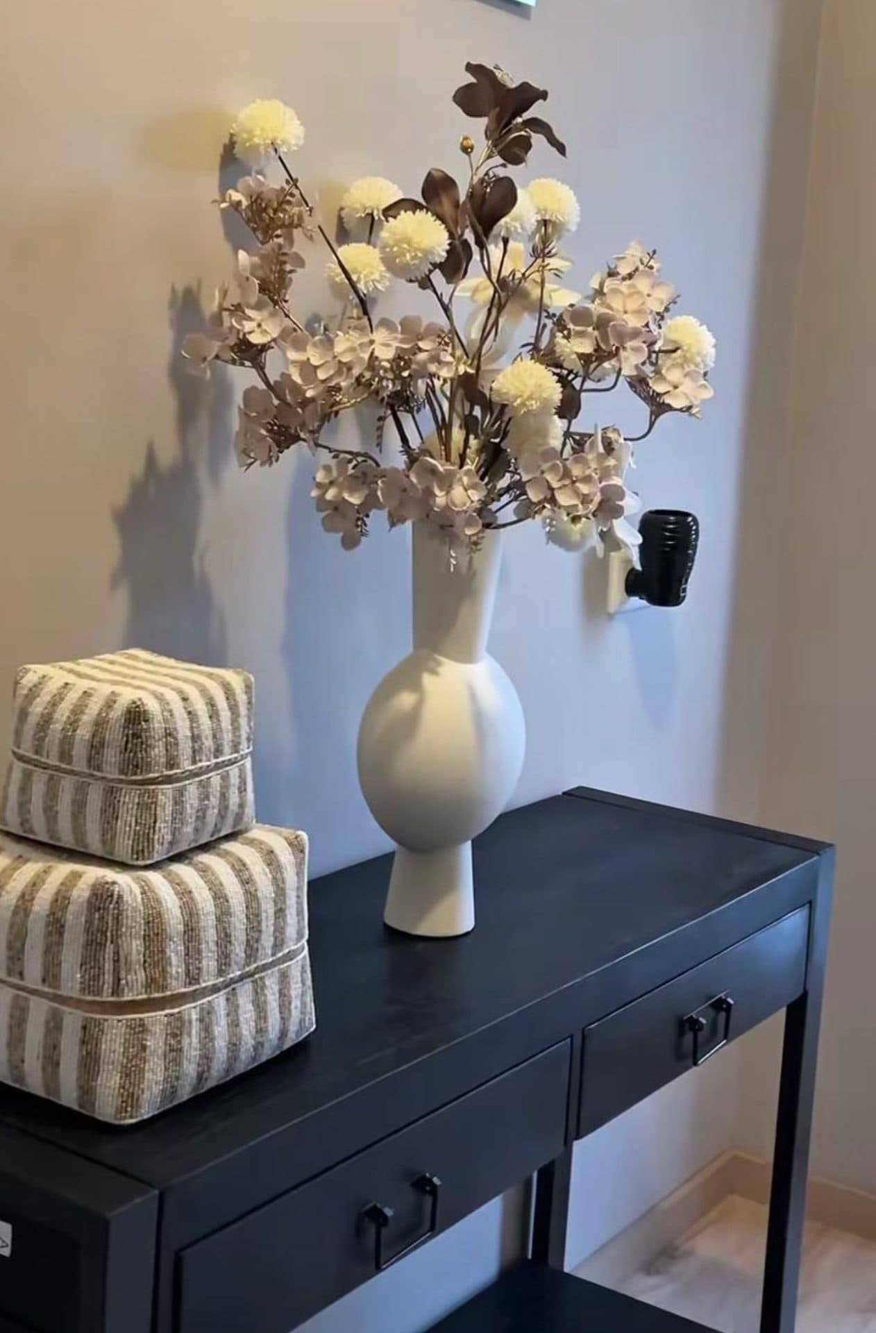 Zijdebloemen boeket exclusief vaas - wit en taupe tinten