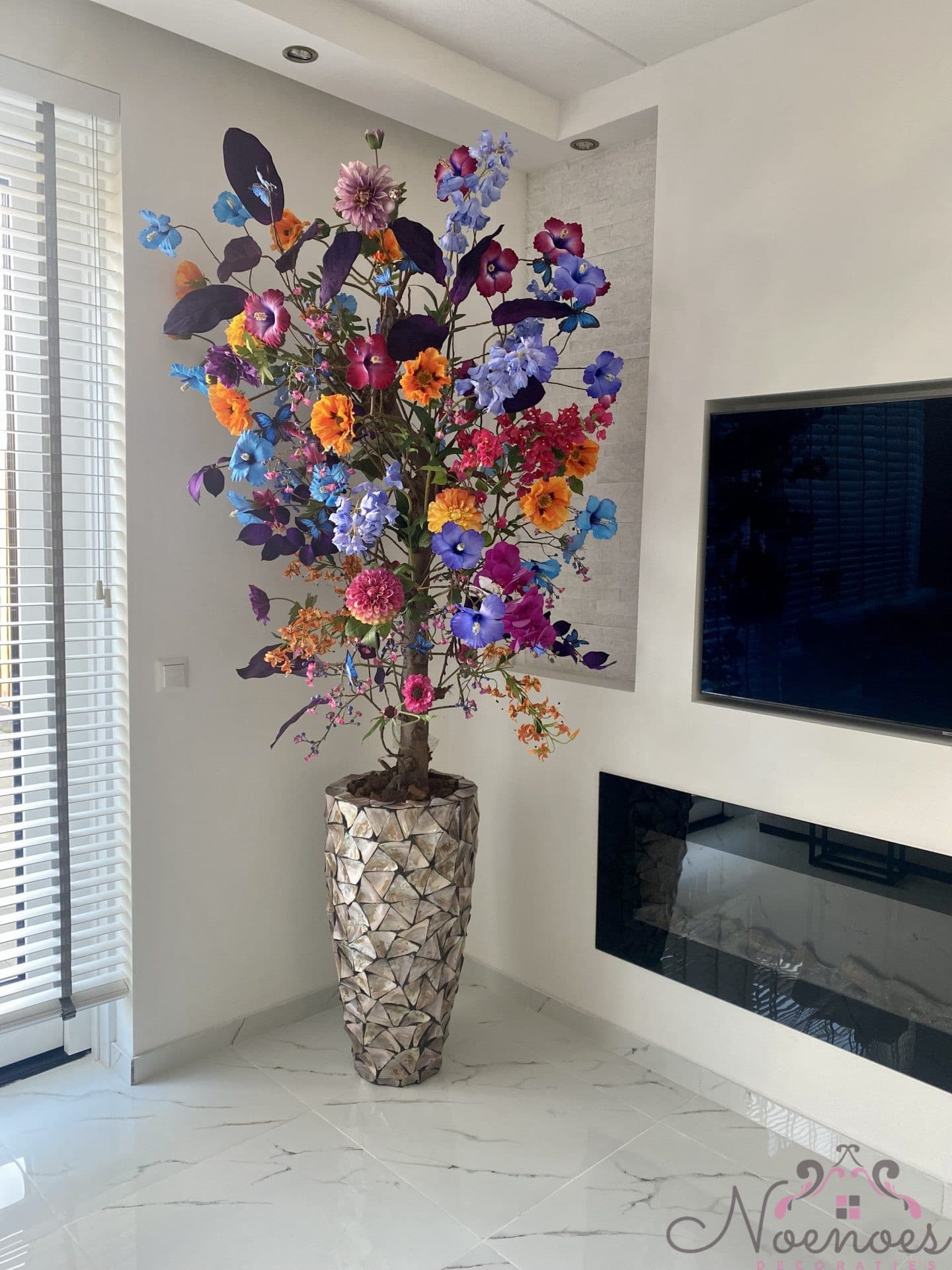 Schelpenvaas met kleurrijke zijdebloemen boom 40x77 cm