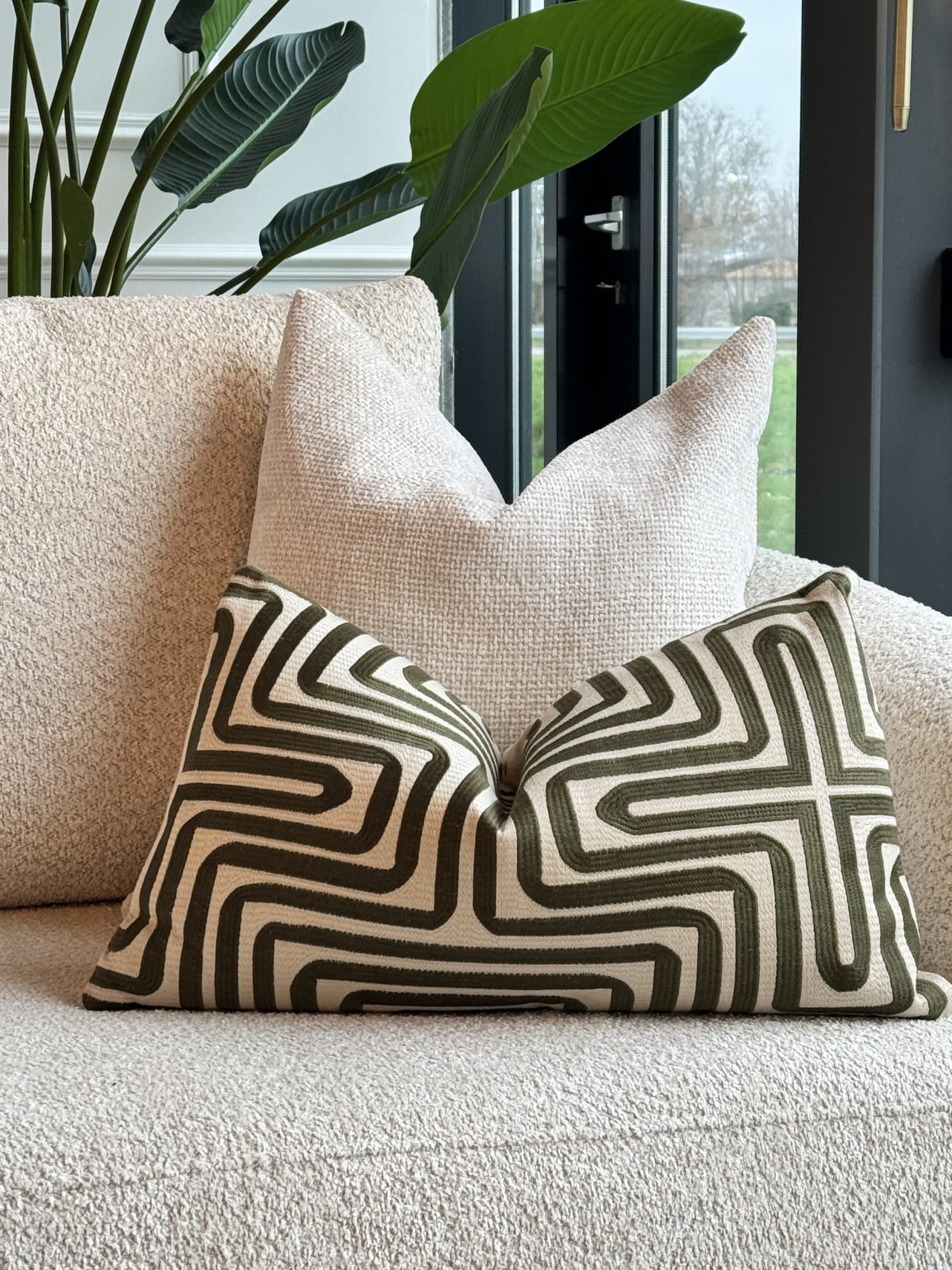Sierkussen zand olijfgroen geometrisch patroon 60x35 cm