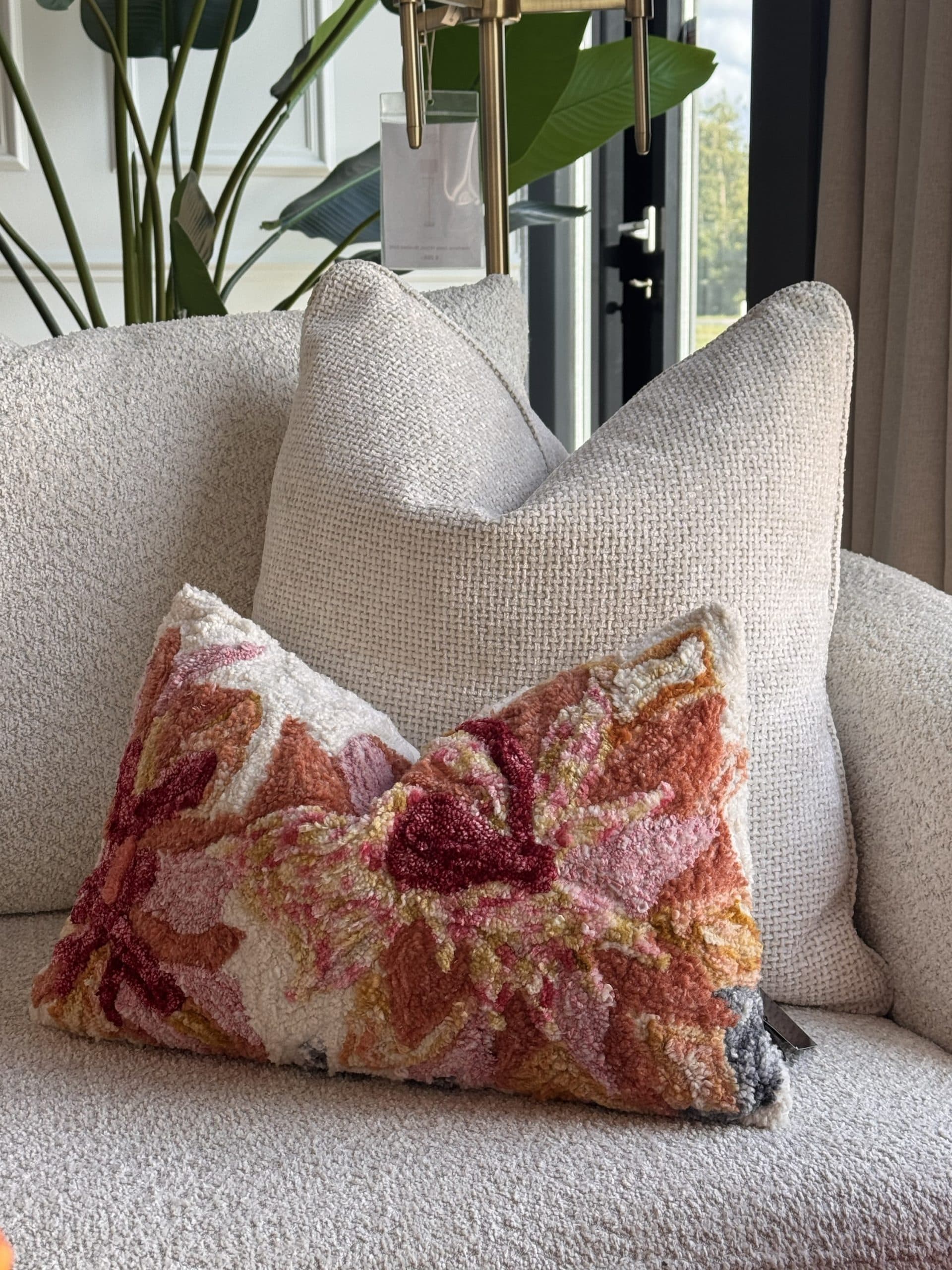 Luxe sierkussen multicolor roze oranje fuchsia 50x30 cm