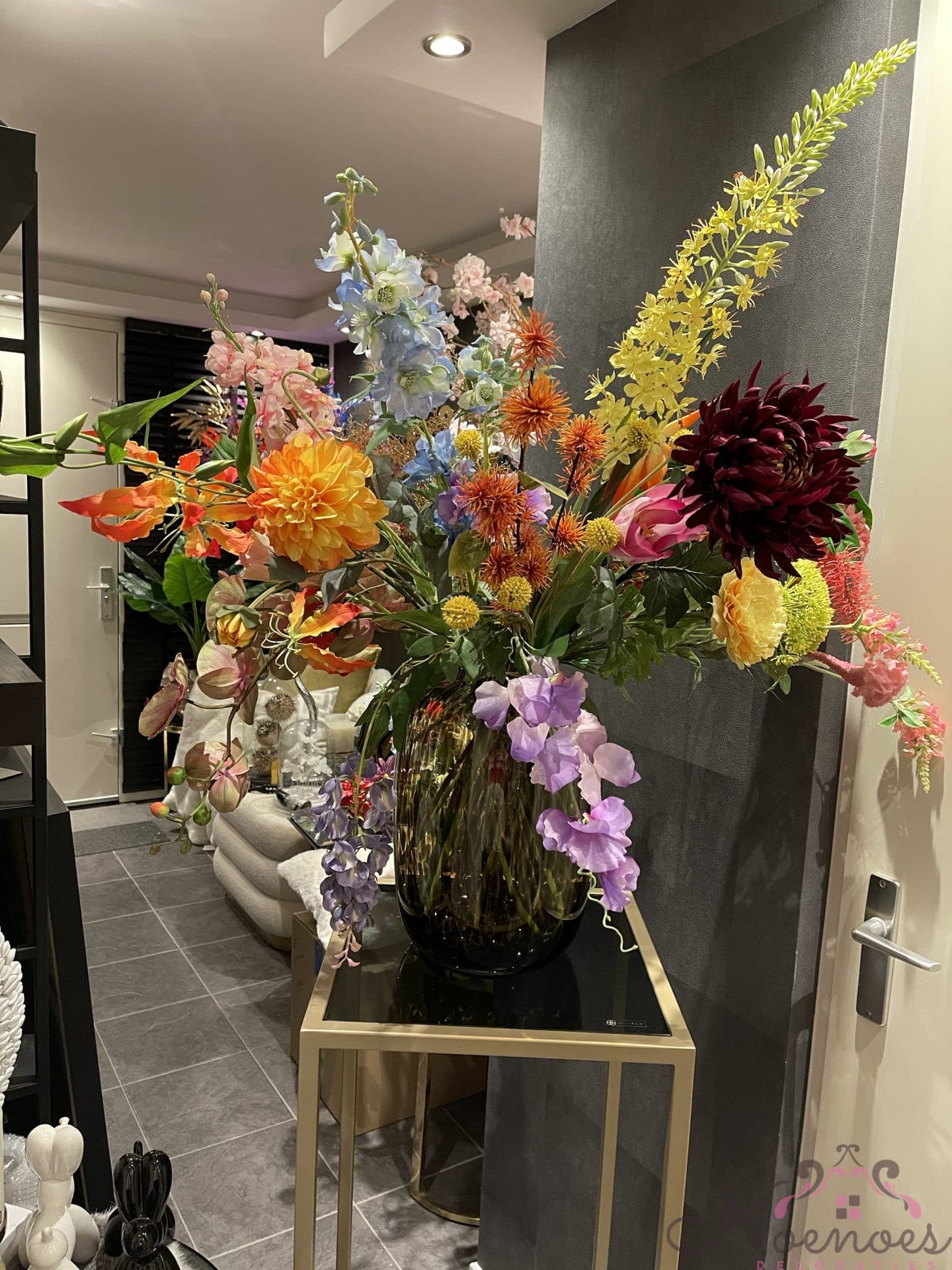 Zijdebloemen boeket in glazen cheetah vaas, totaalhoogte 85 cm