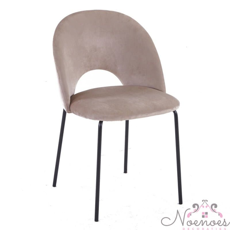 Cave eetkamerstoel velvet sand white met metalen poten 79,5 cm