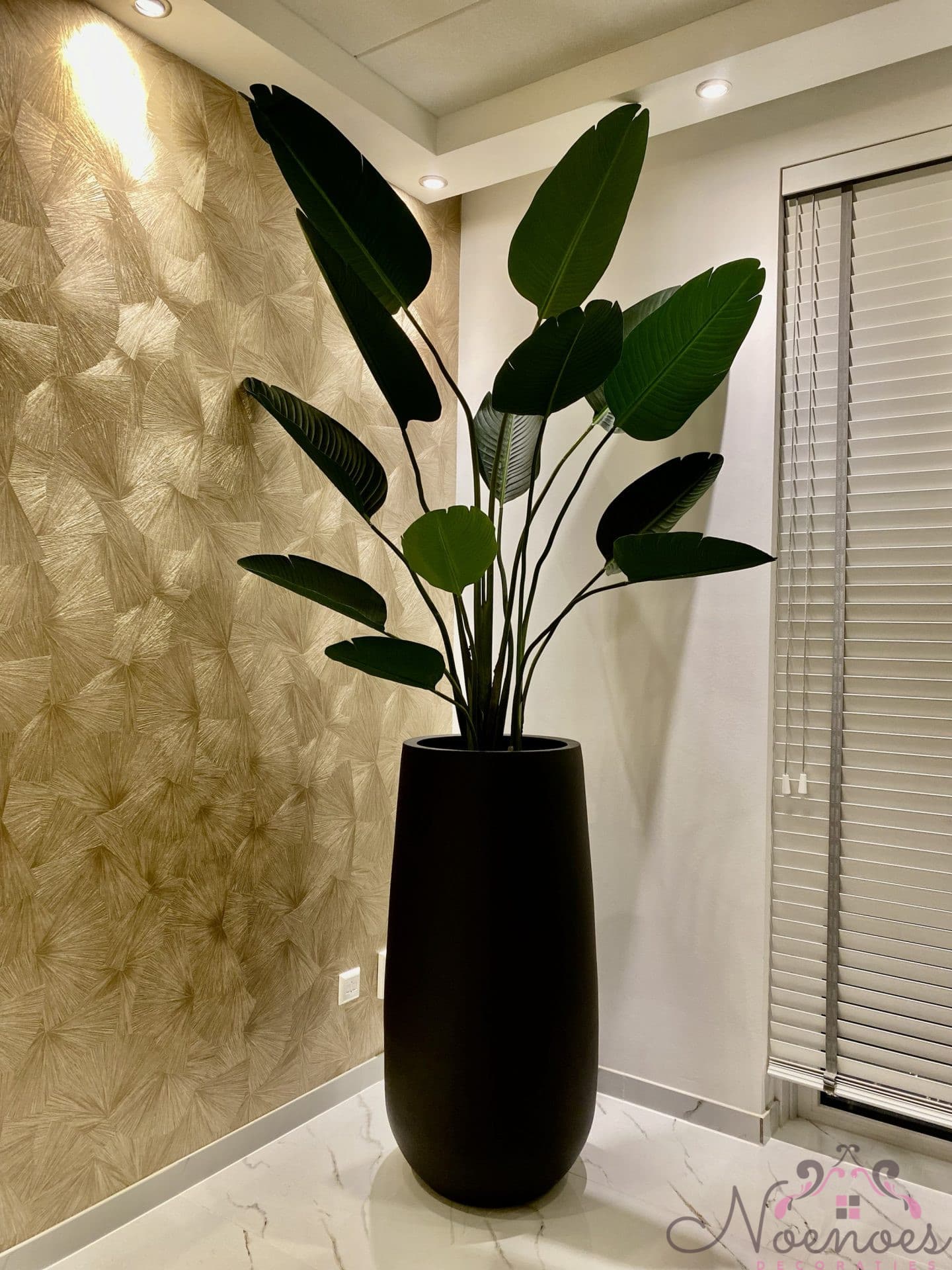 Vaas zwart mat met Strelitzia XL kunstplant, hoogte 250 cm