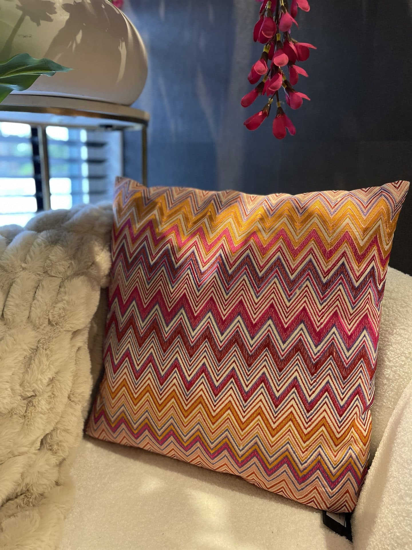 Sierkussen zigzag multicolor 50x50 cm - roze oranje blauw