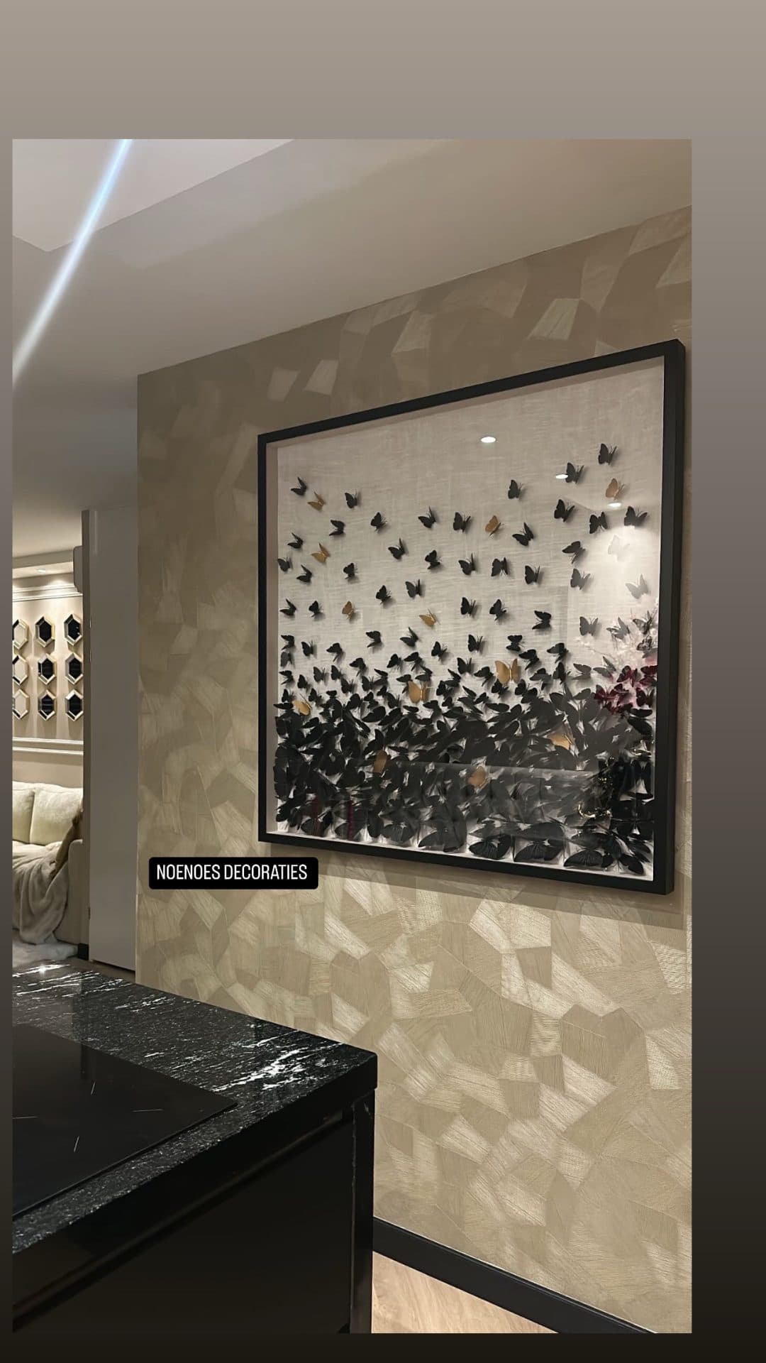 3D vlinderschilderij zwart/goud in zwarte lijst 120x120 cm