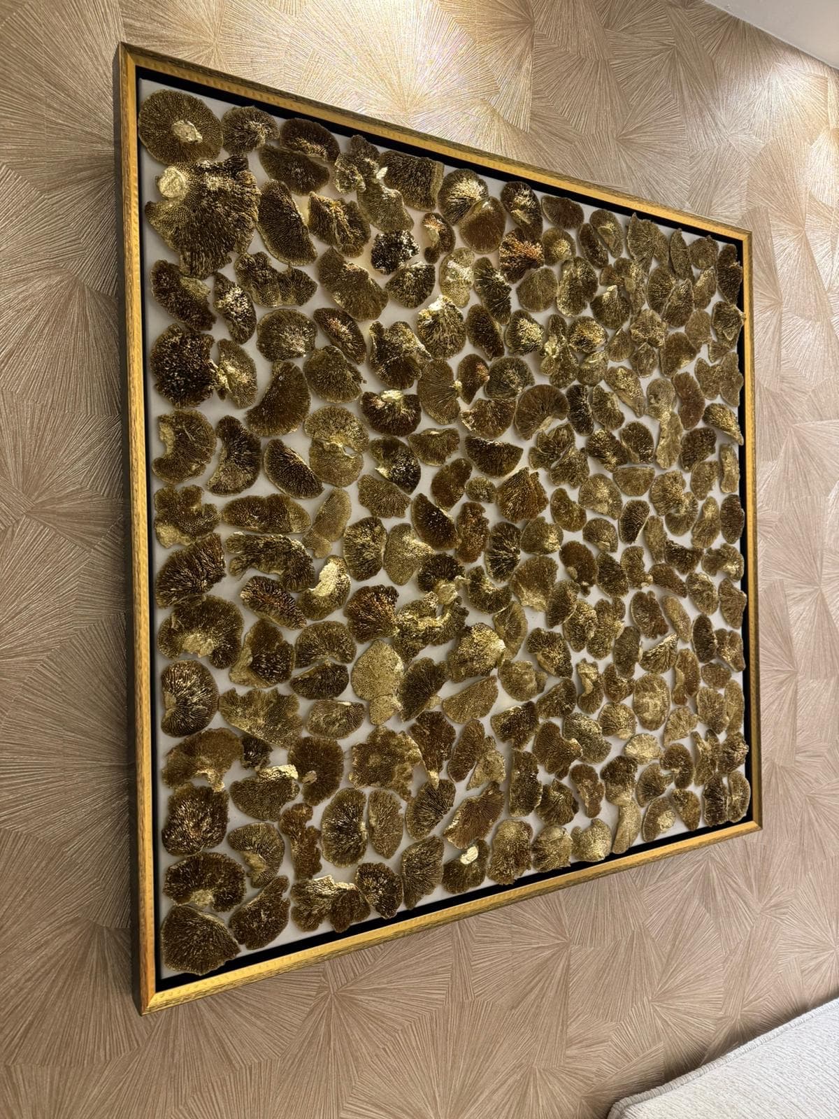 Bellamy wanddecoratie goud 90x90 cm met gouden koraalstructuur