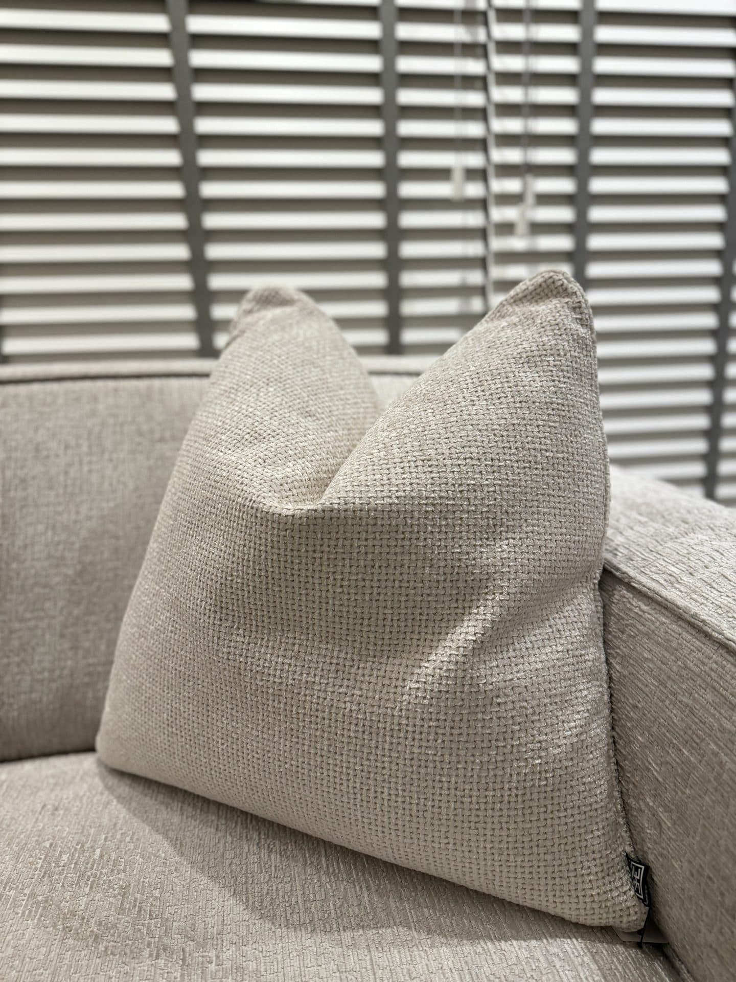 Sierkussen Lyssa Eichholtz off-white 60x60 cm