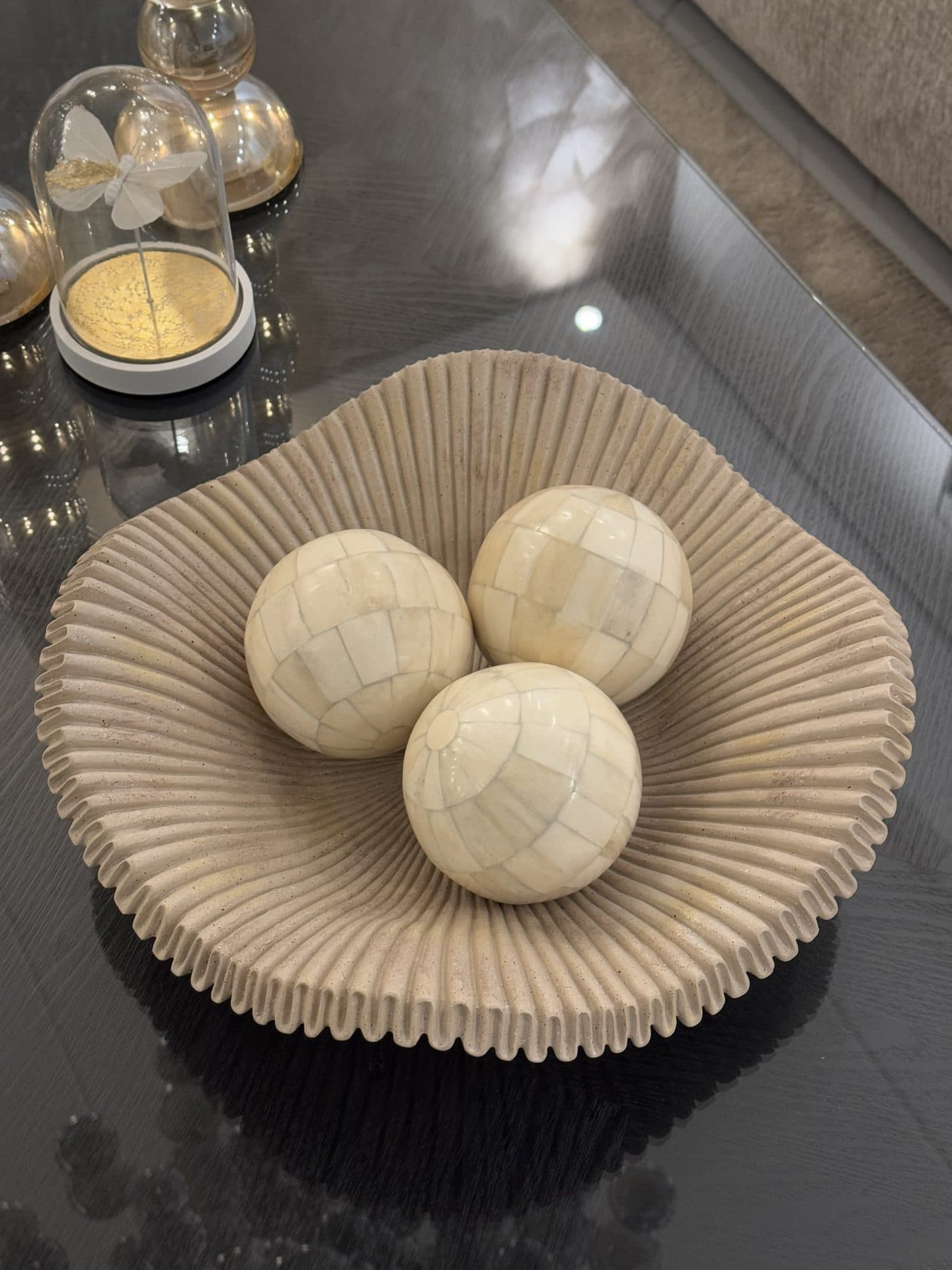 Deco bal bone ivory cream 11x11x11 cm