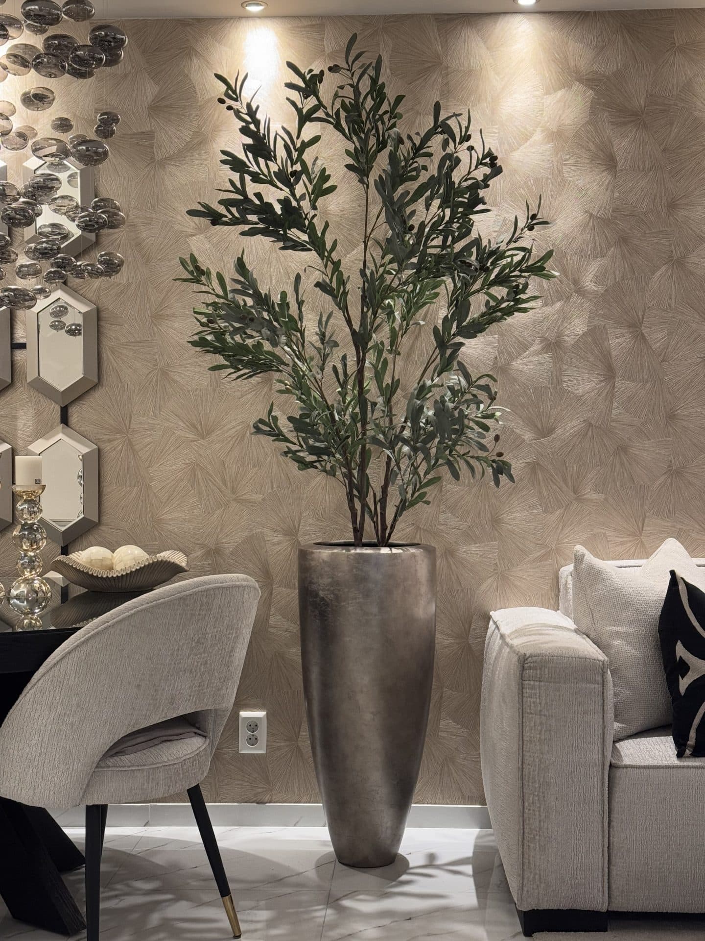 Vaas metallic champagne 90 cm met zijde olijfboom 225 cm