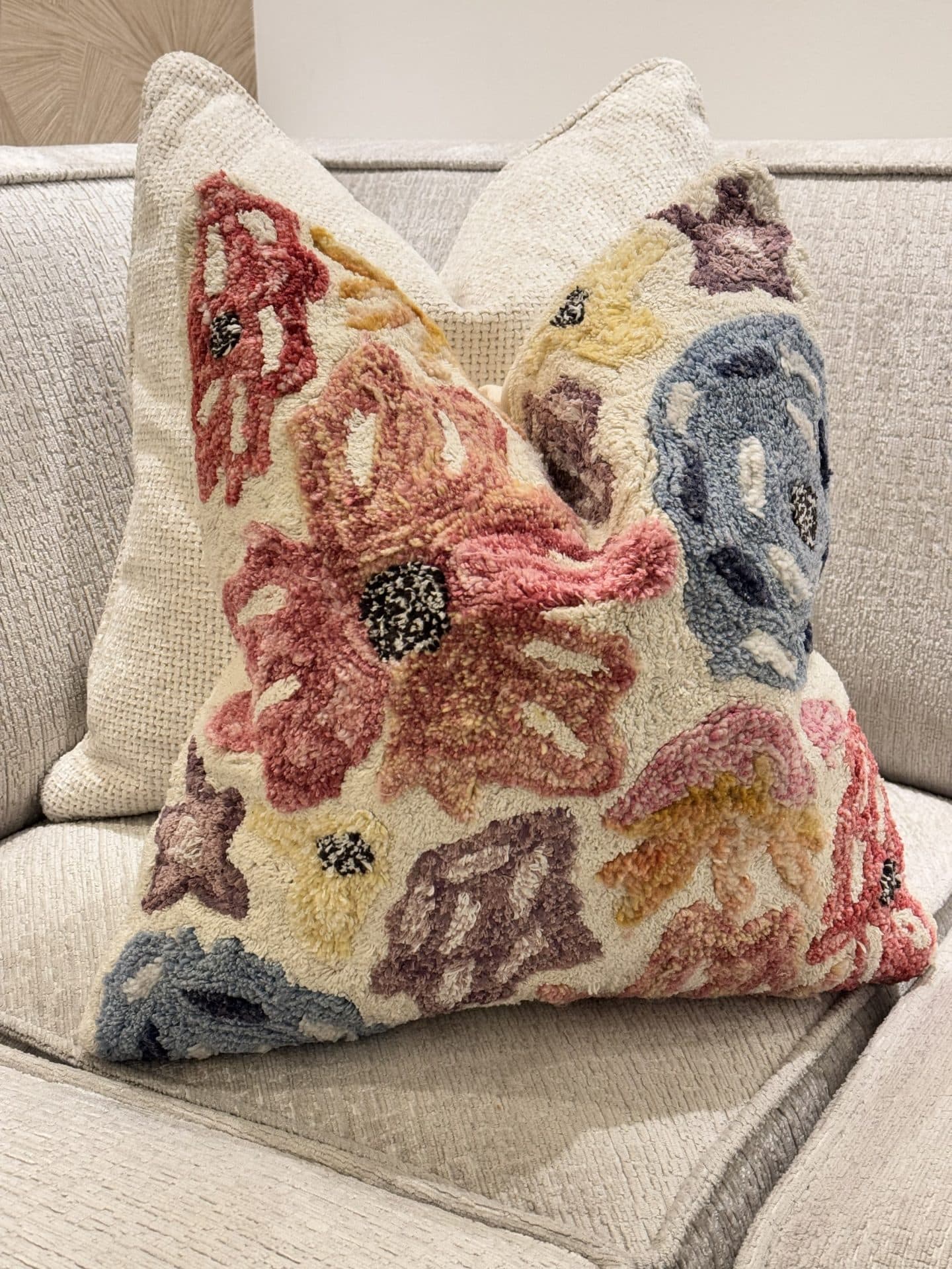 Sierkussen tufted multicolor bloemen 50x50 cm
