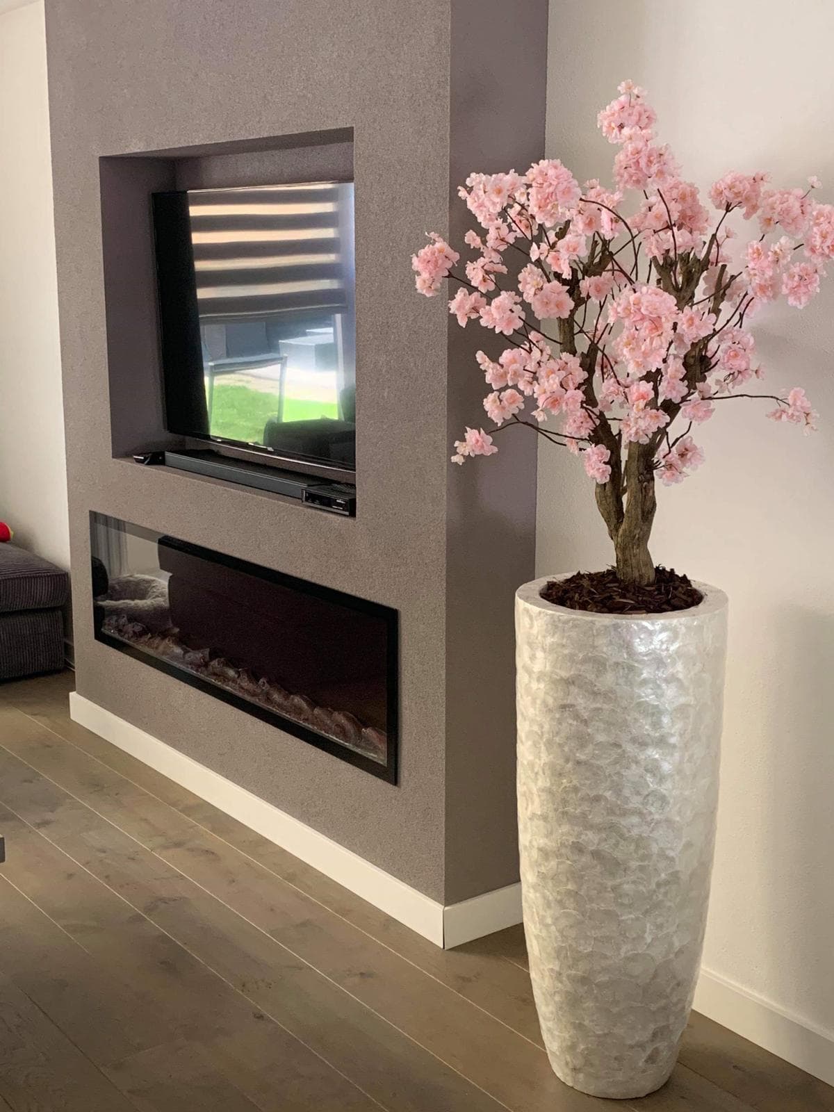 Schelpenvaas met roze bloesems D37 H90 cm - crème of goud