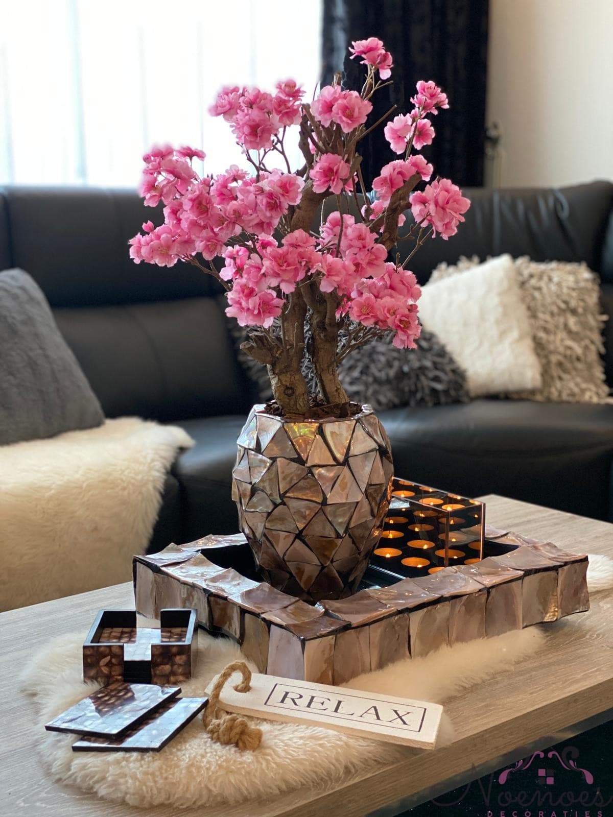 Schelpenvaas met cherry bloesems bruin/rosé D17 H24 cm