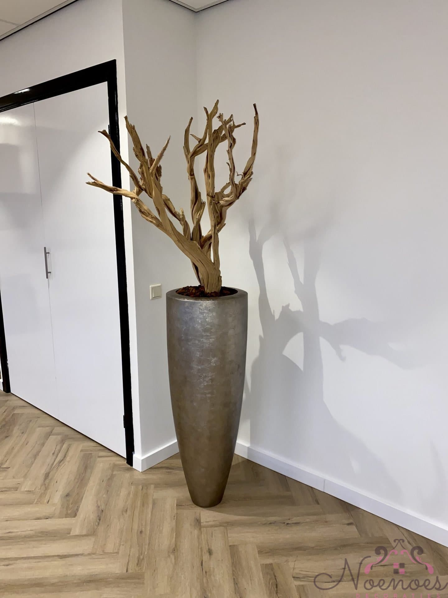 Bladzilver vaas champagne 110 cm opgemaakt met ghostwood