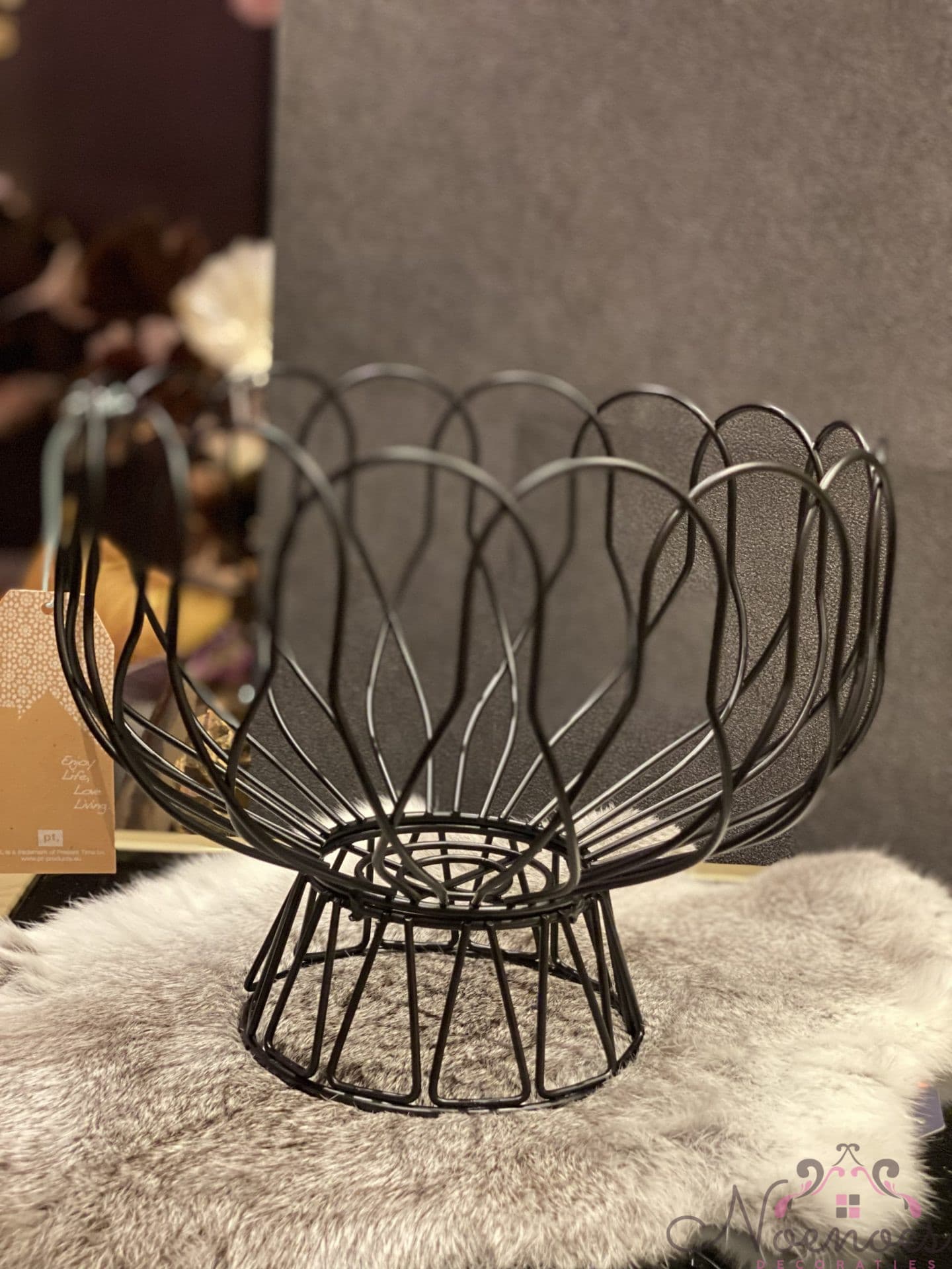 Fruitmand metaal zwart met bloemvorm 26x26x22 cm