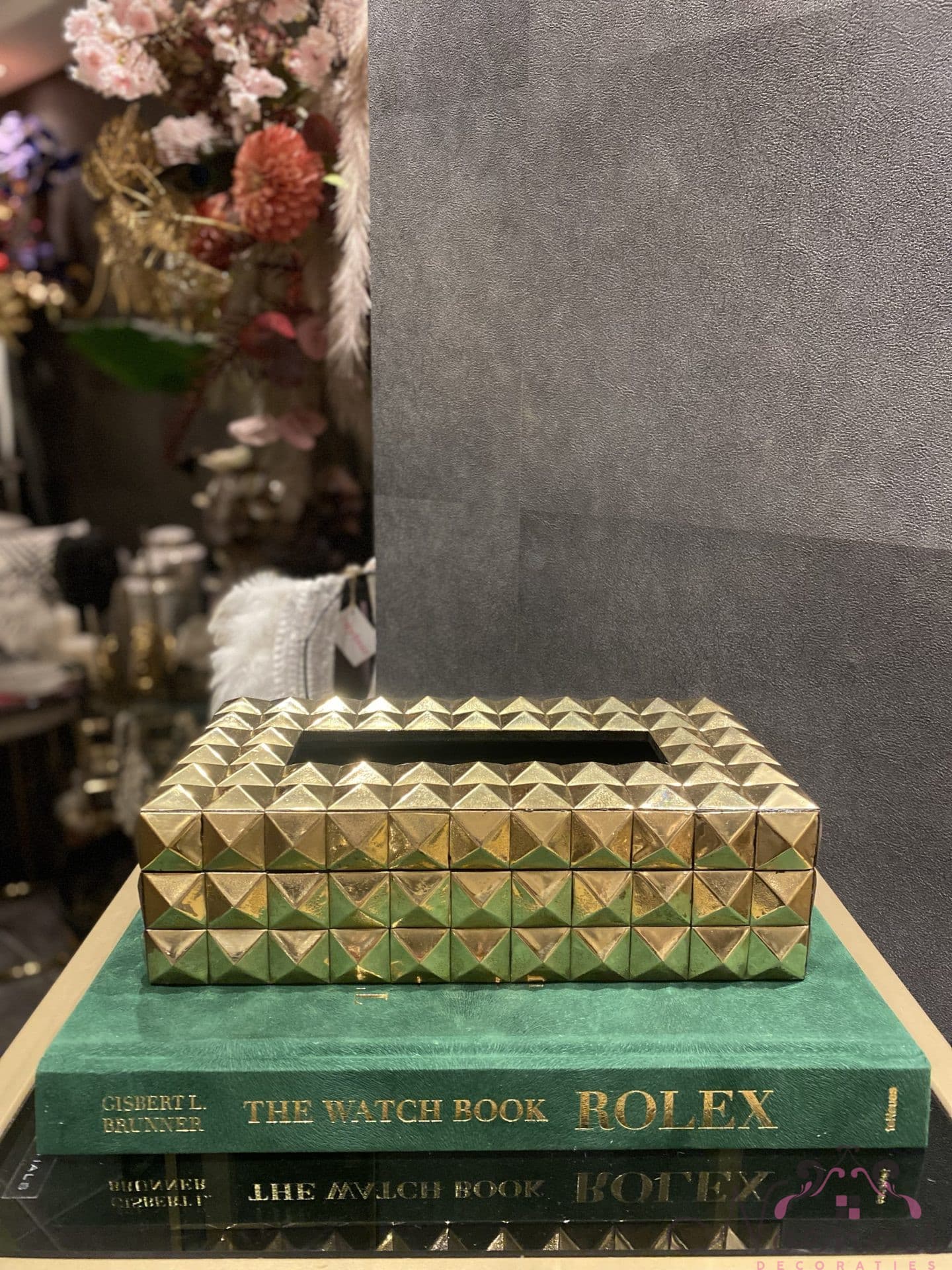 Tissuebox houder goud met pyramide motief 28x16x9 cm