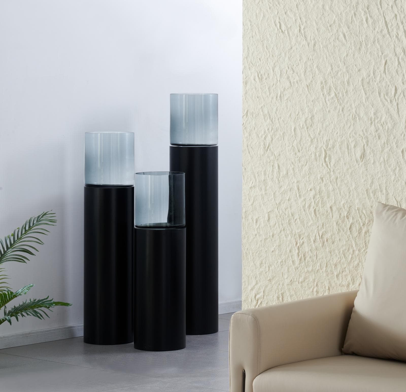 Windlichten set van 3 zwarte vloerlantaarns met rookglas H90-H130 cm