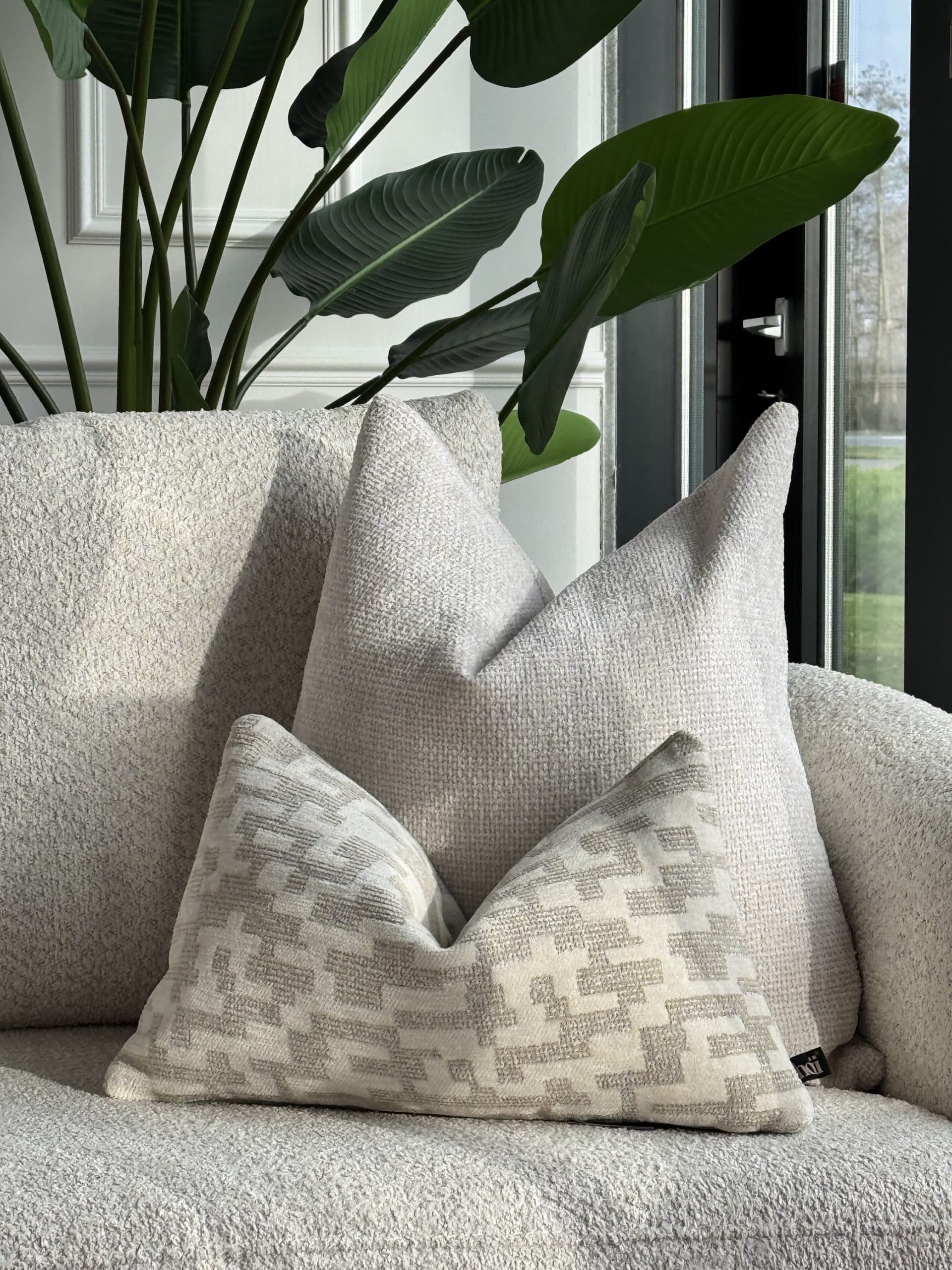 Hoii Malene sierkussen 30x50 cm beige met geometrisch patroon