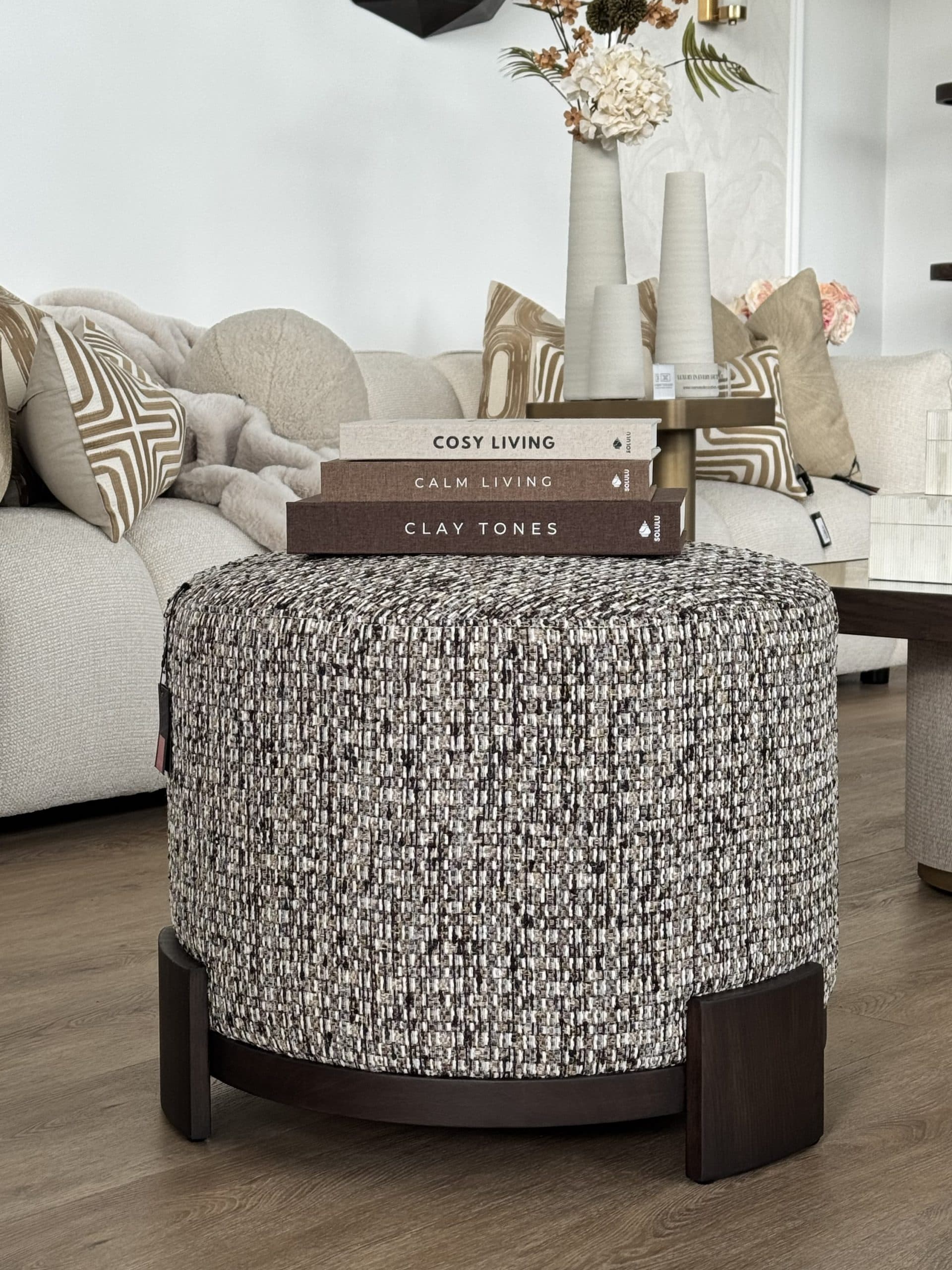 Poef rond tweed bekleding cappuccino 61 cm diameter