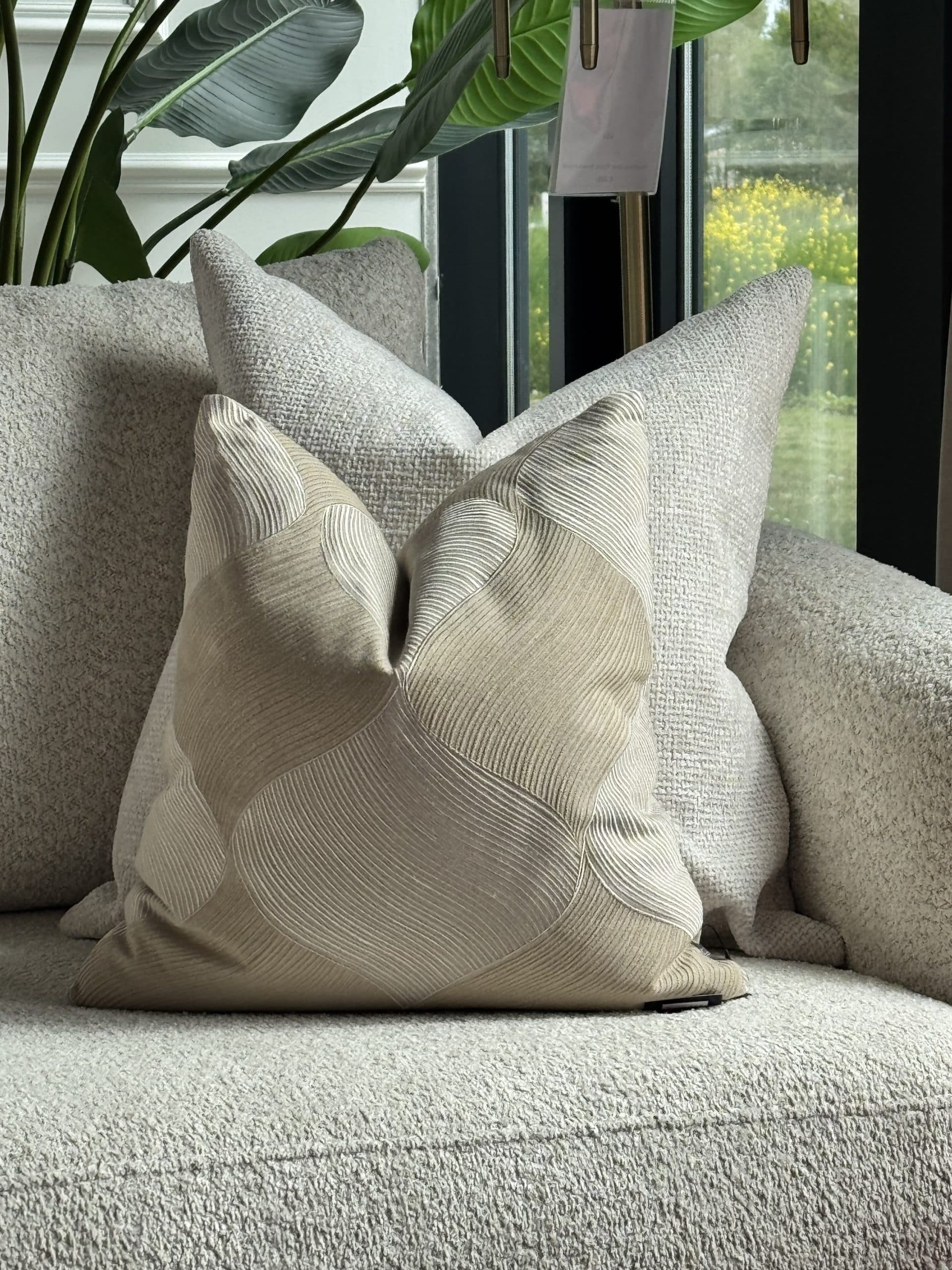 Sierkussen beige taupe reliëfpatroon 45x45 cm